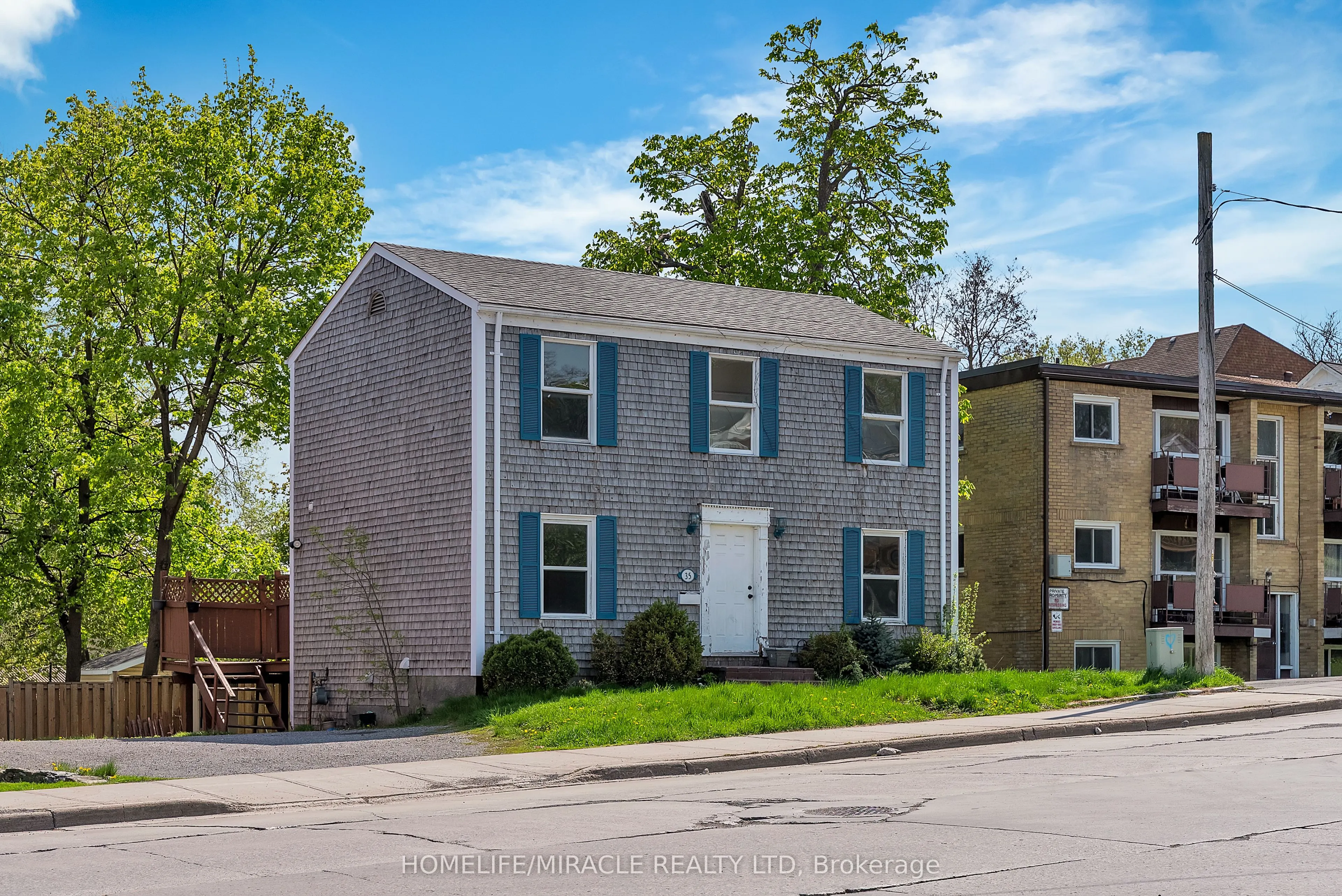 35 Bridge Street W