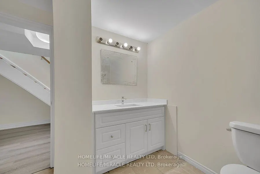 35 Bridge Street W