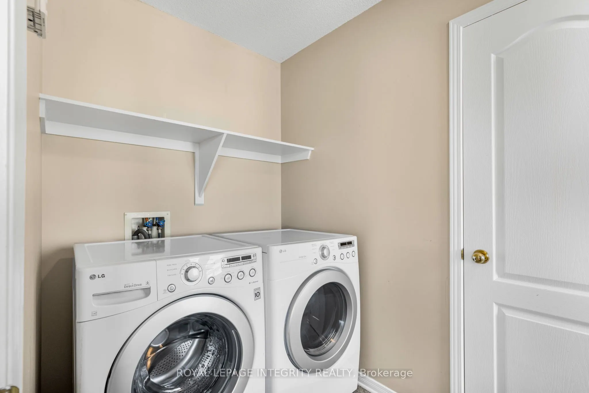 2923 Laurier Street, #403