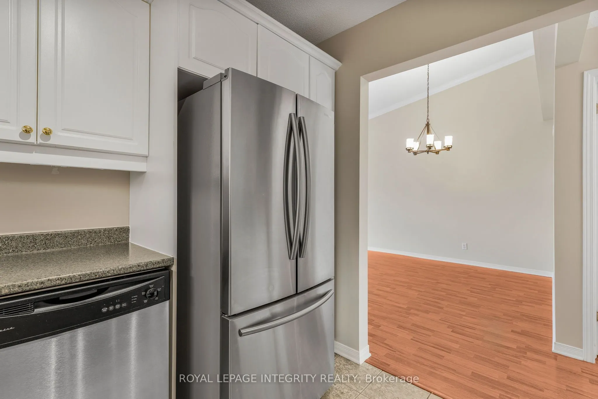 2923 Laurier Street, #403