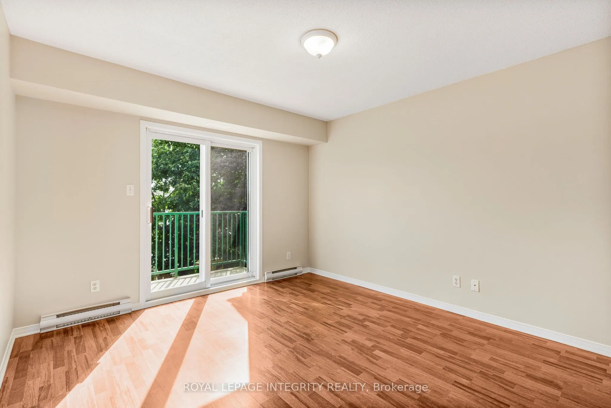 2923 Laurier Street, #403
