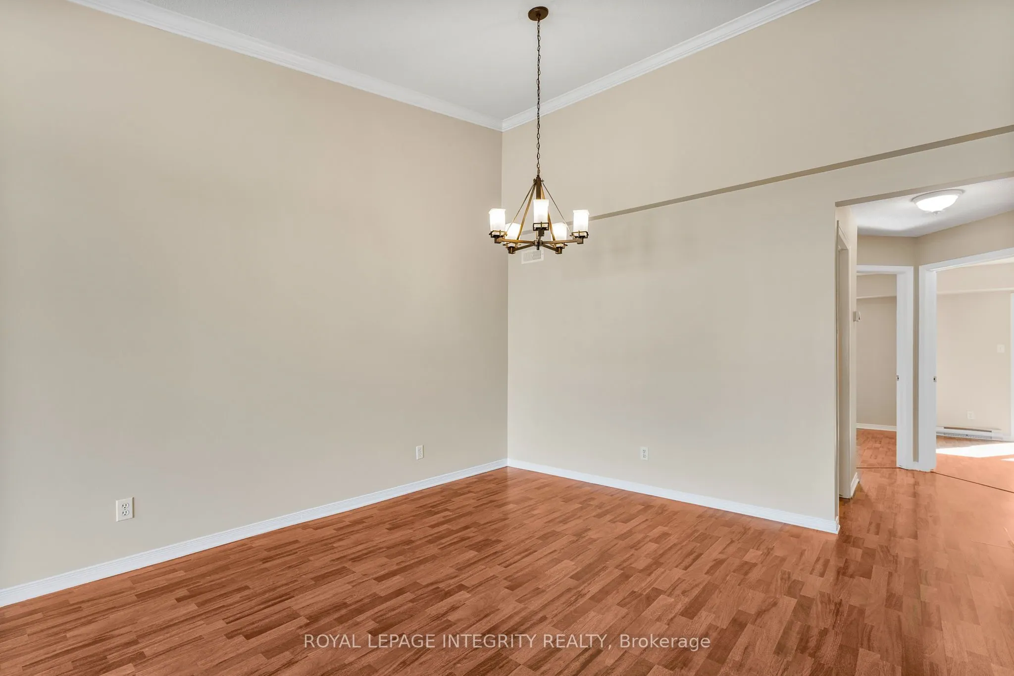 2923 Laurier Street, #403