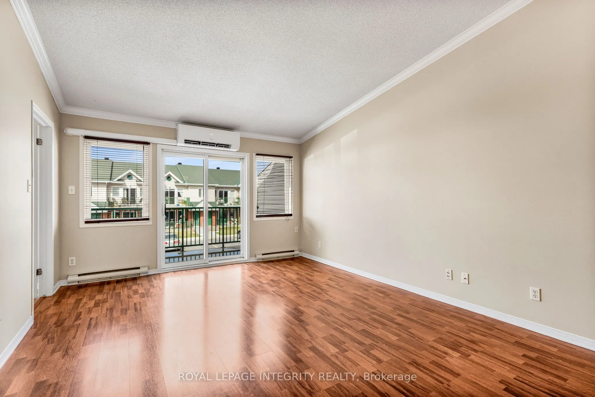 2923 Laurier Street, #403