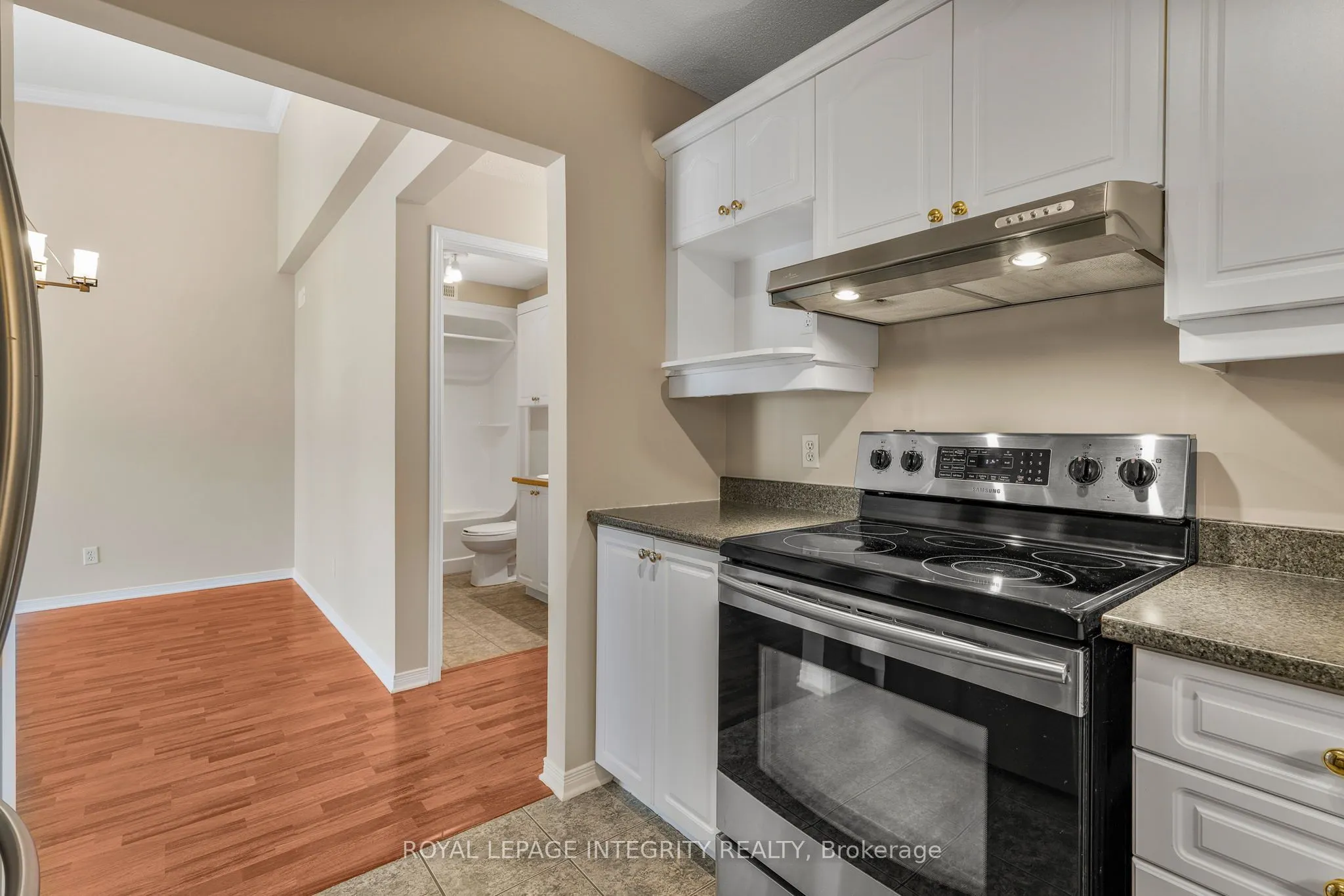 2923 Laurier Street, #403