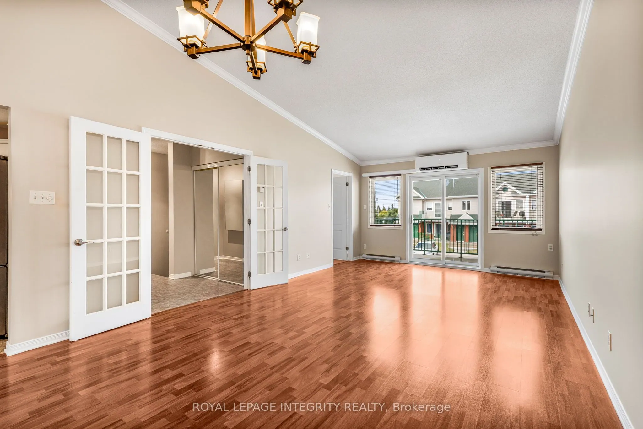 2923 Laurier Street, #403