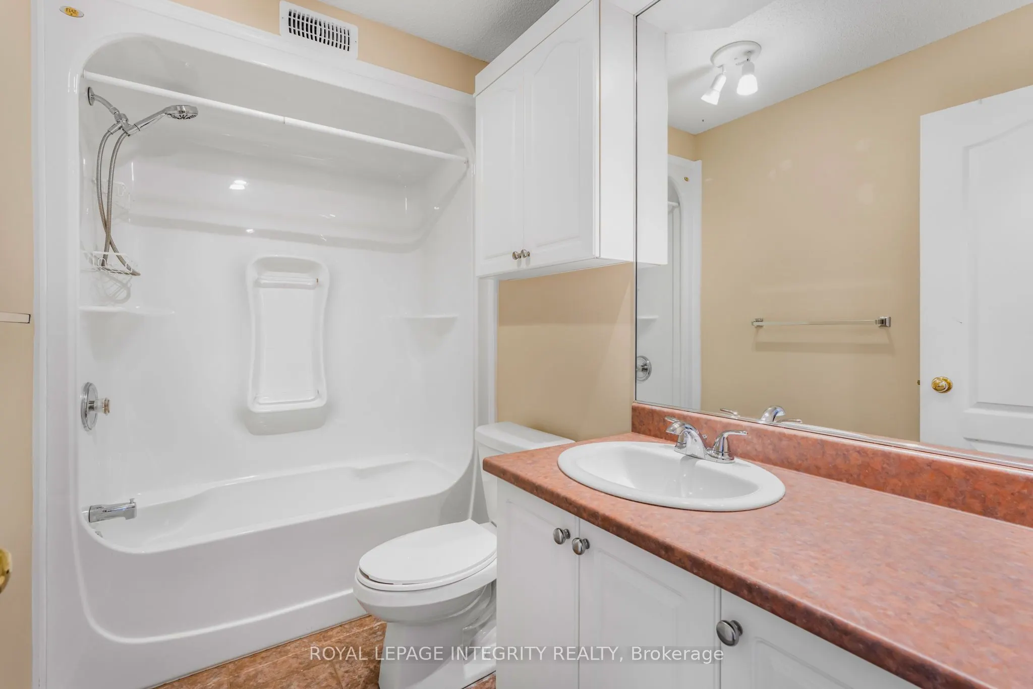 2923 Laurier Street, #403