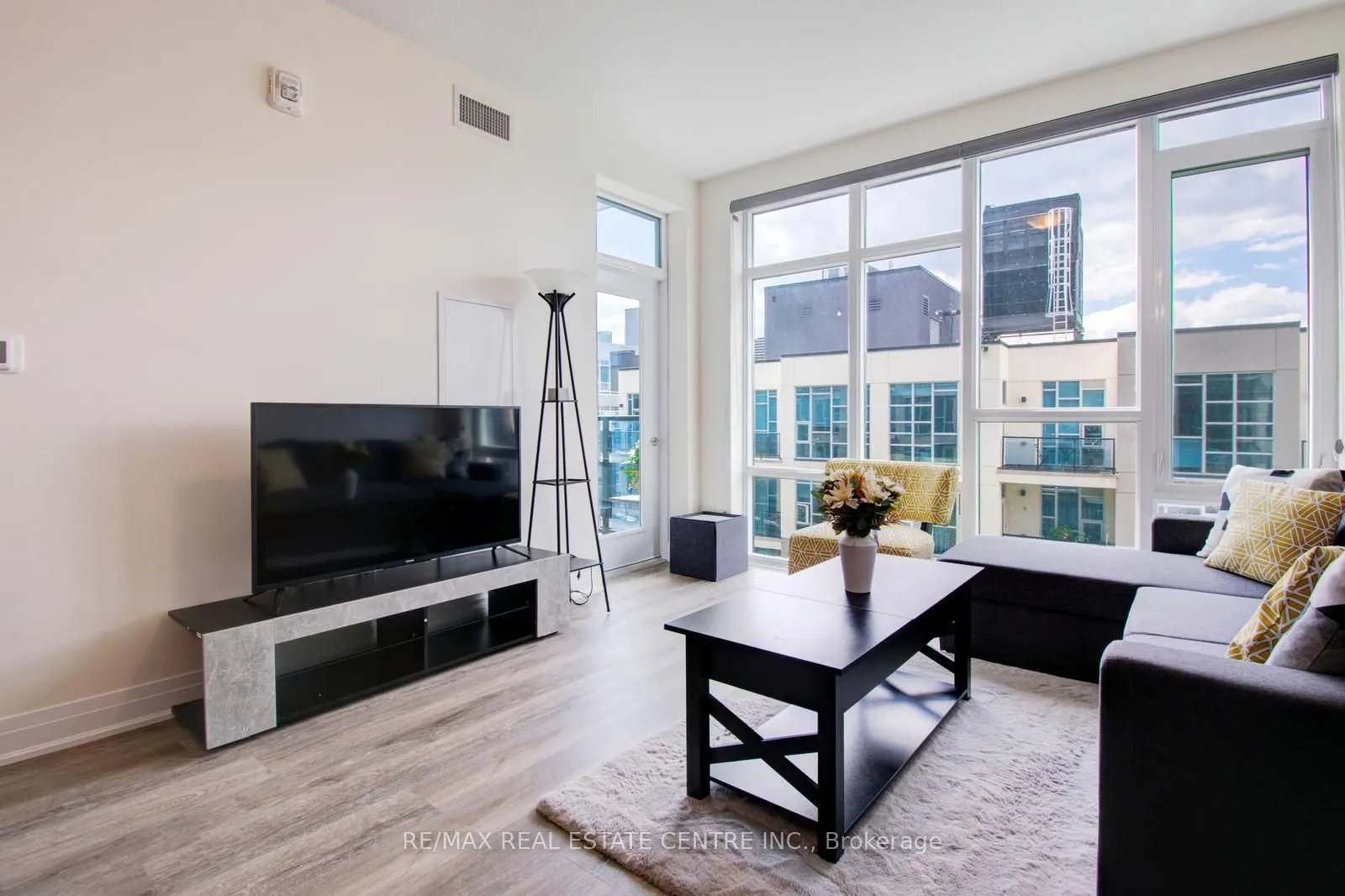 16 Concord Place, #535