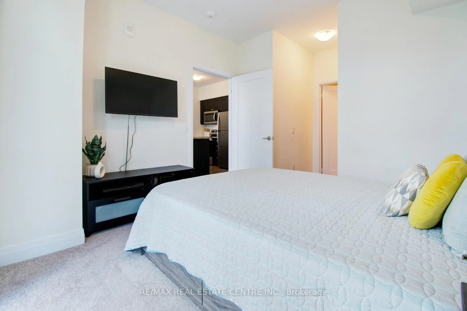 16 Concord Place, #535