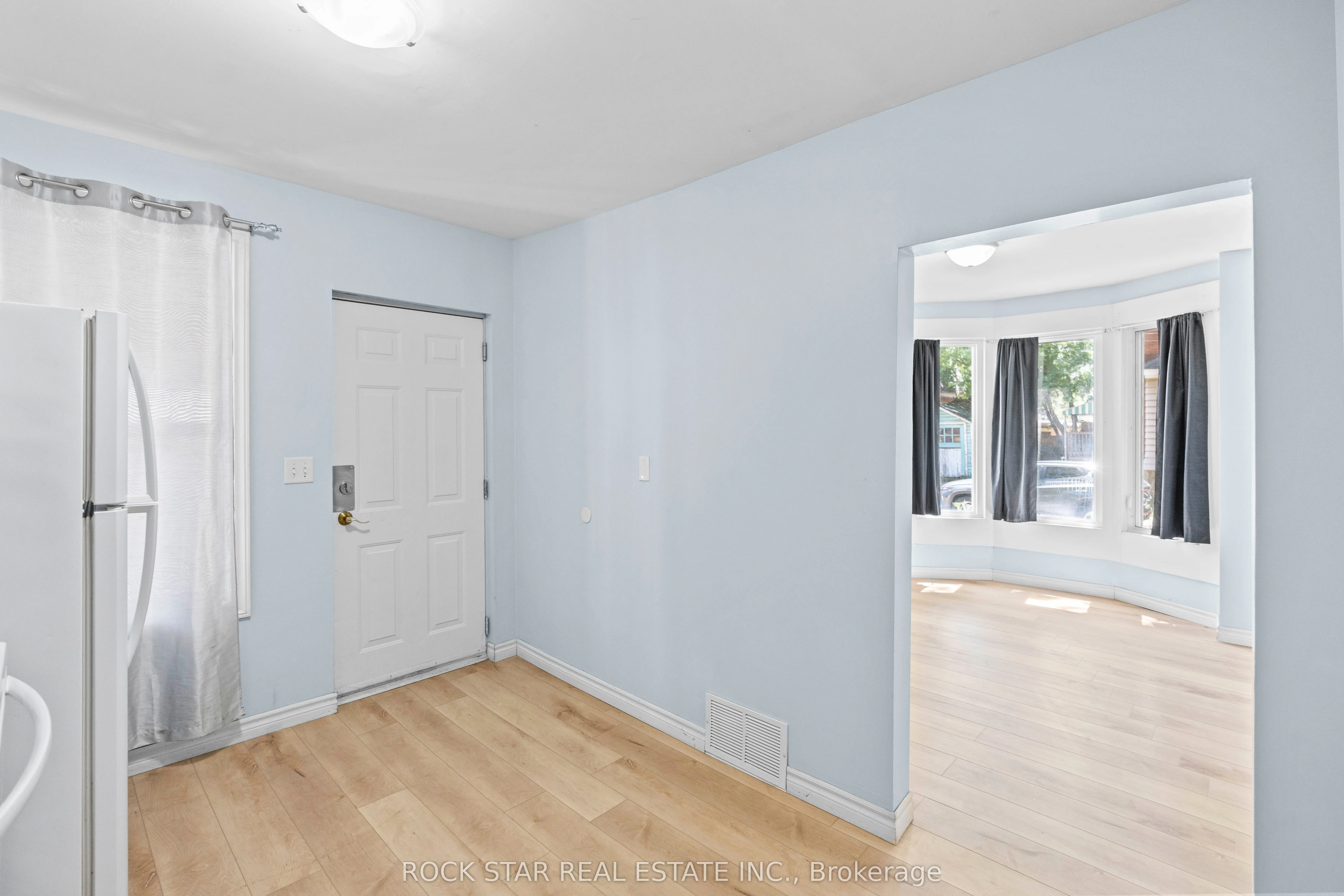 18 Barnesdale Avenue N