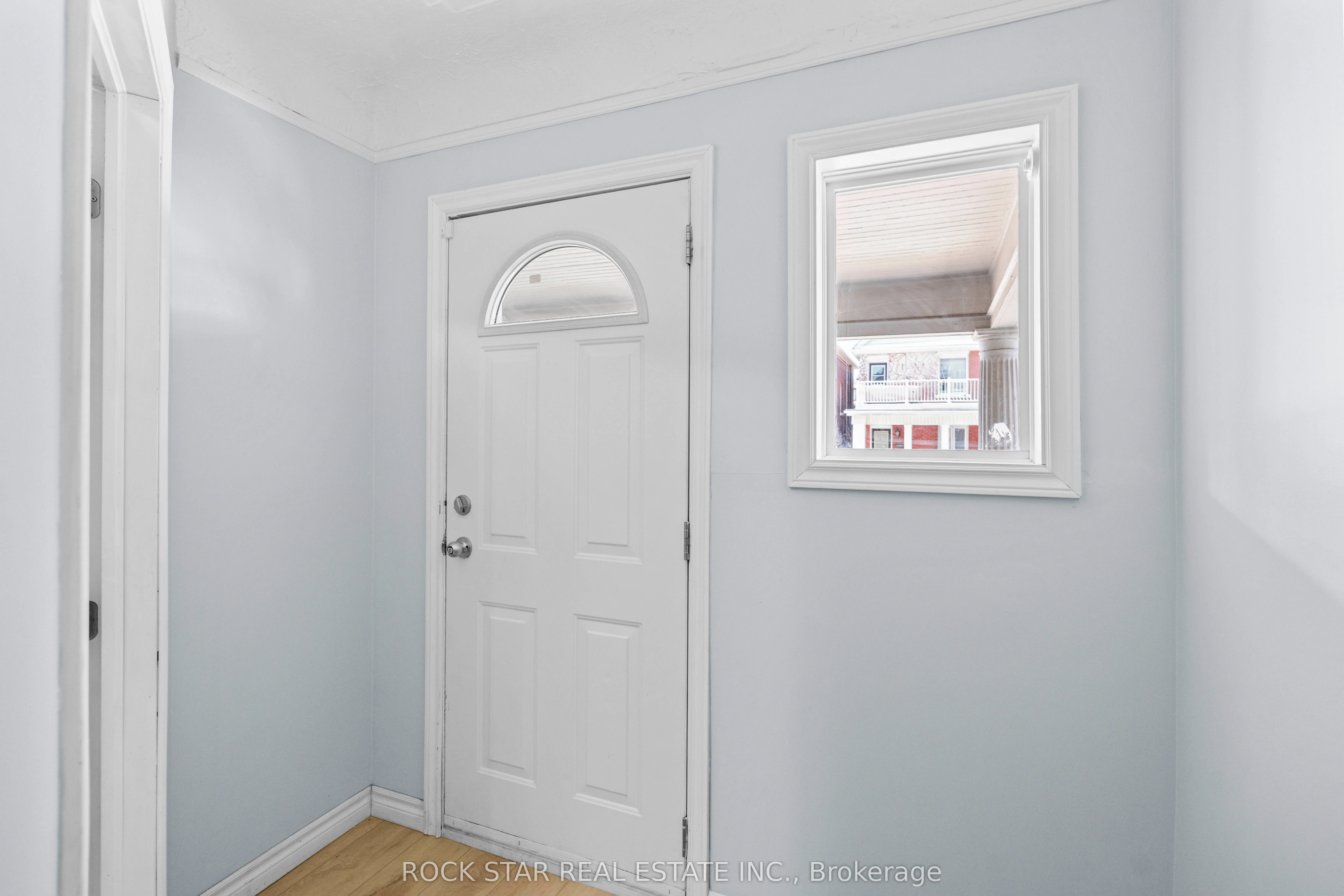 18 Barnesdale Avenue N