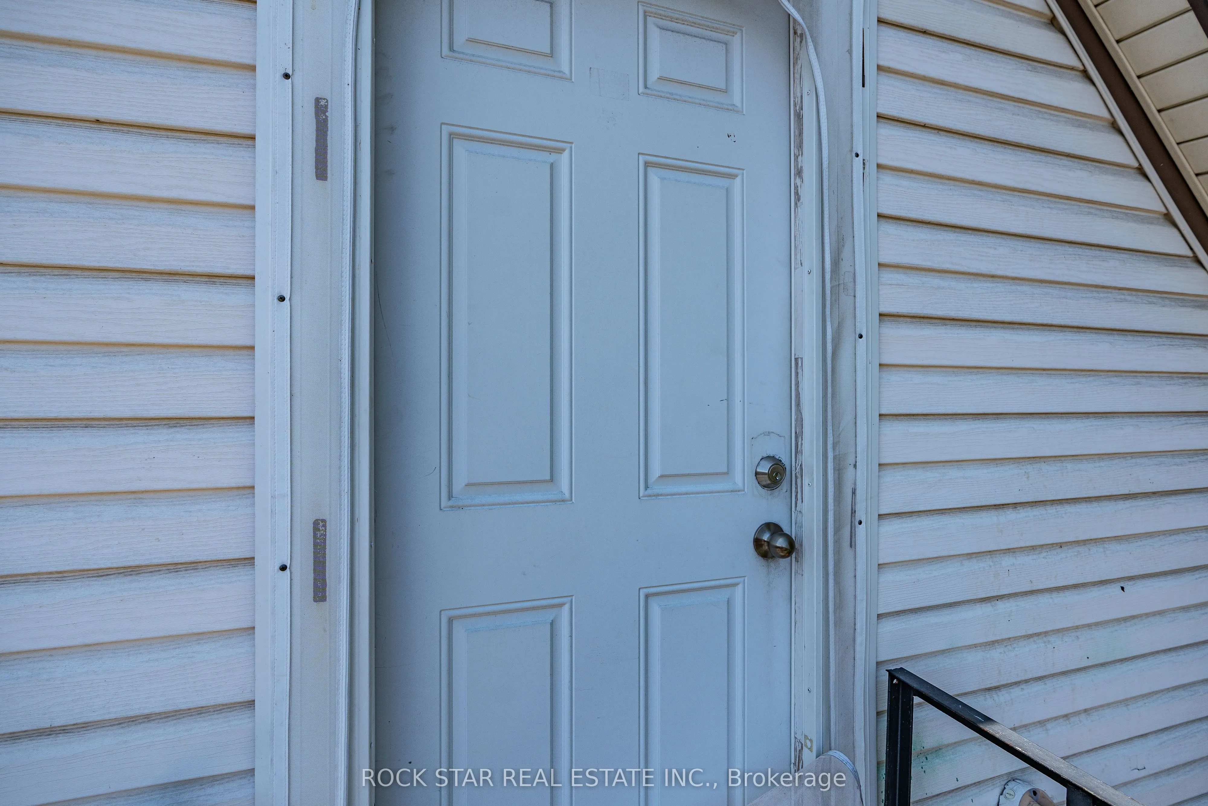 18 Barnesdale Avenue N