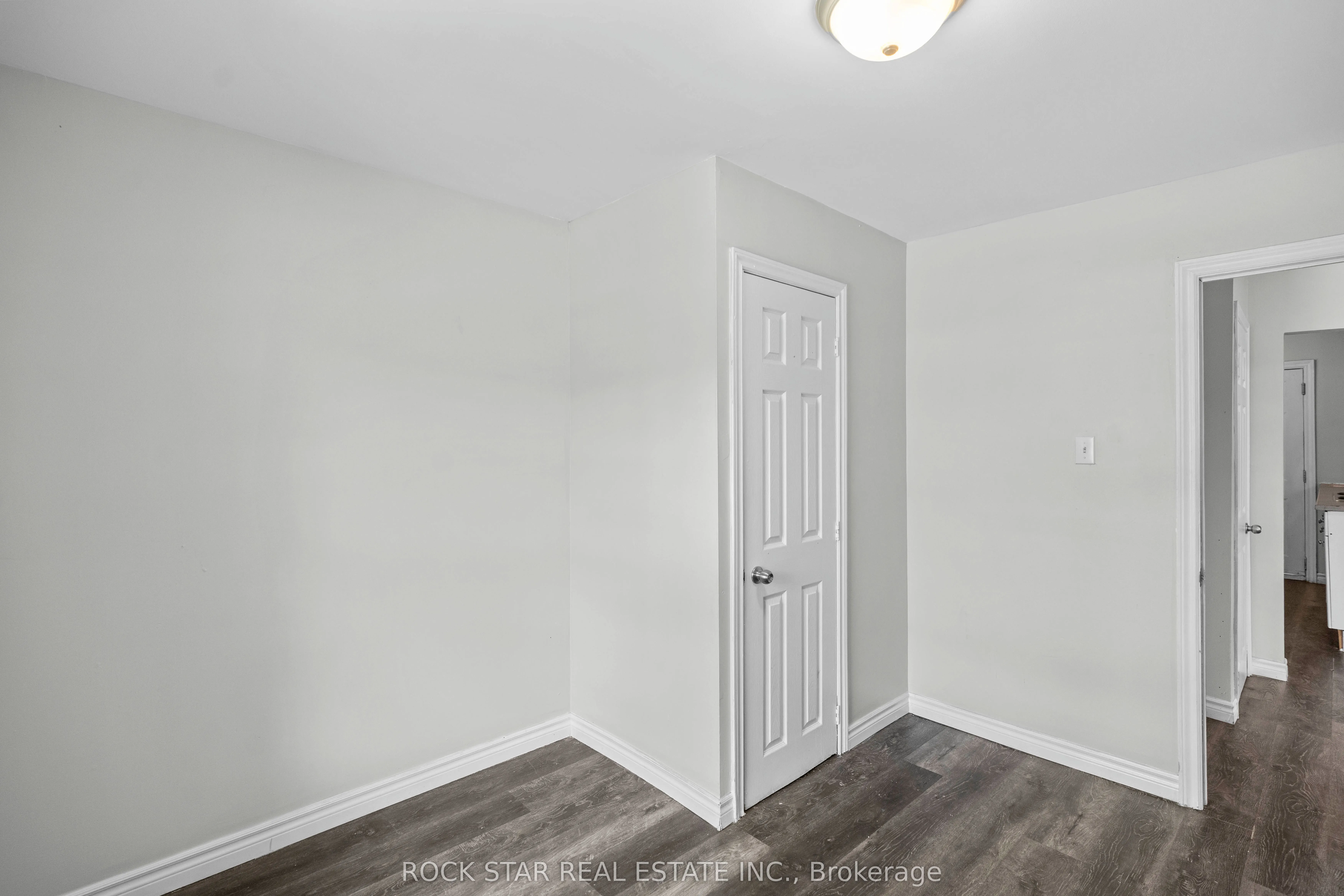 18 Barnesdale Avenue N