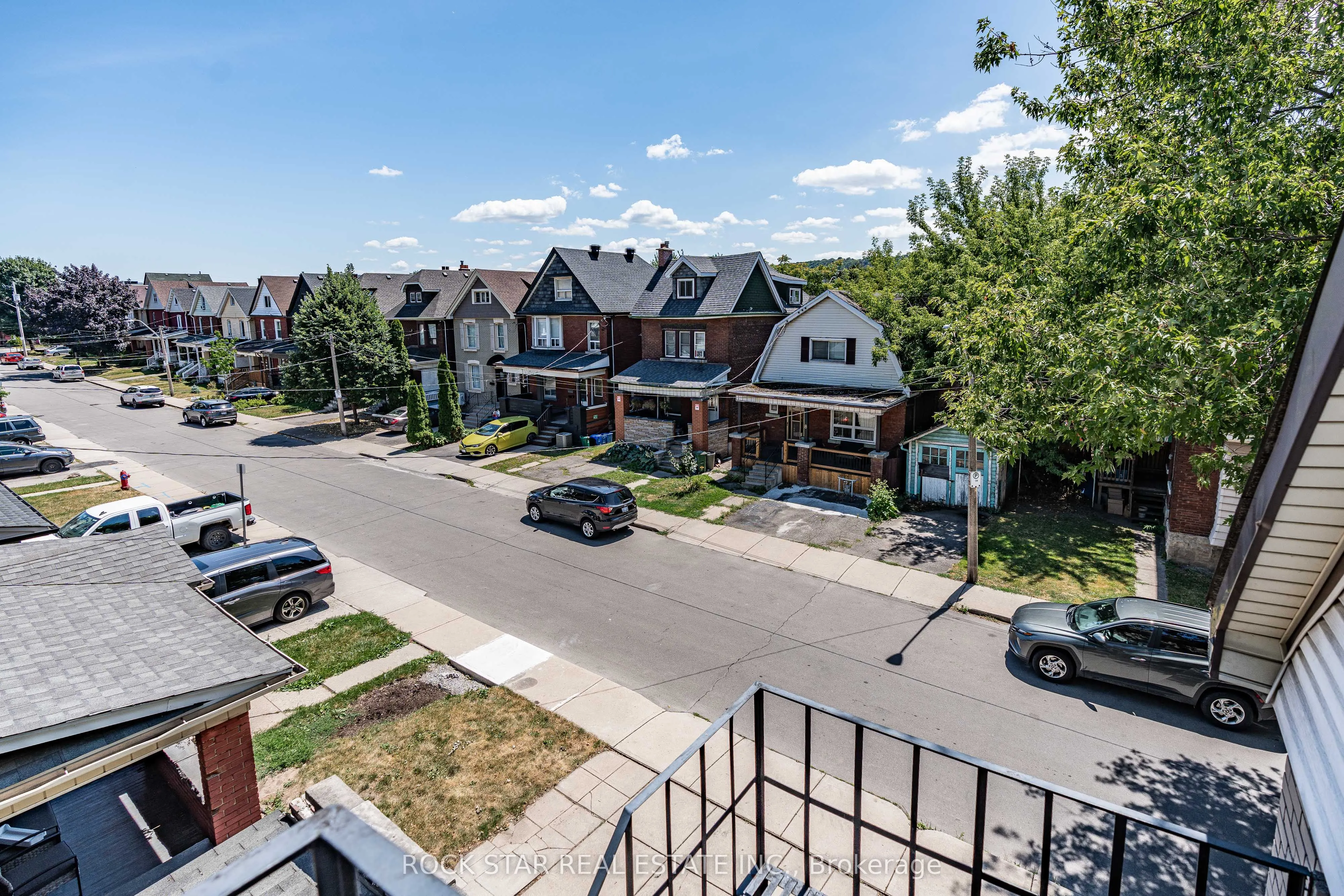 18 Barnesdale Avenue N