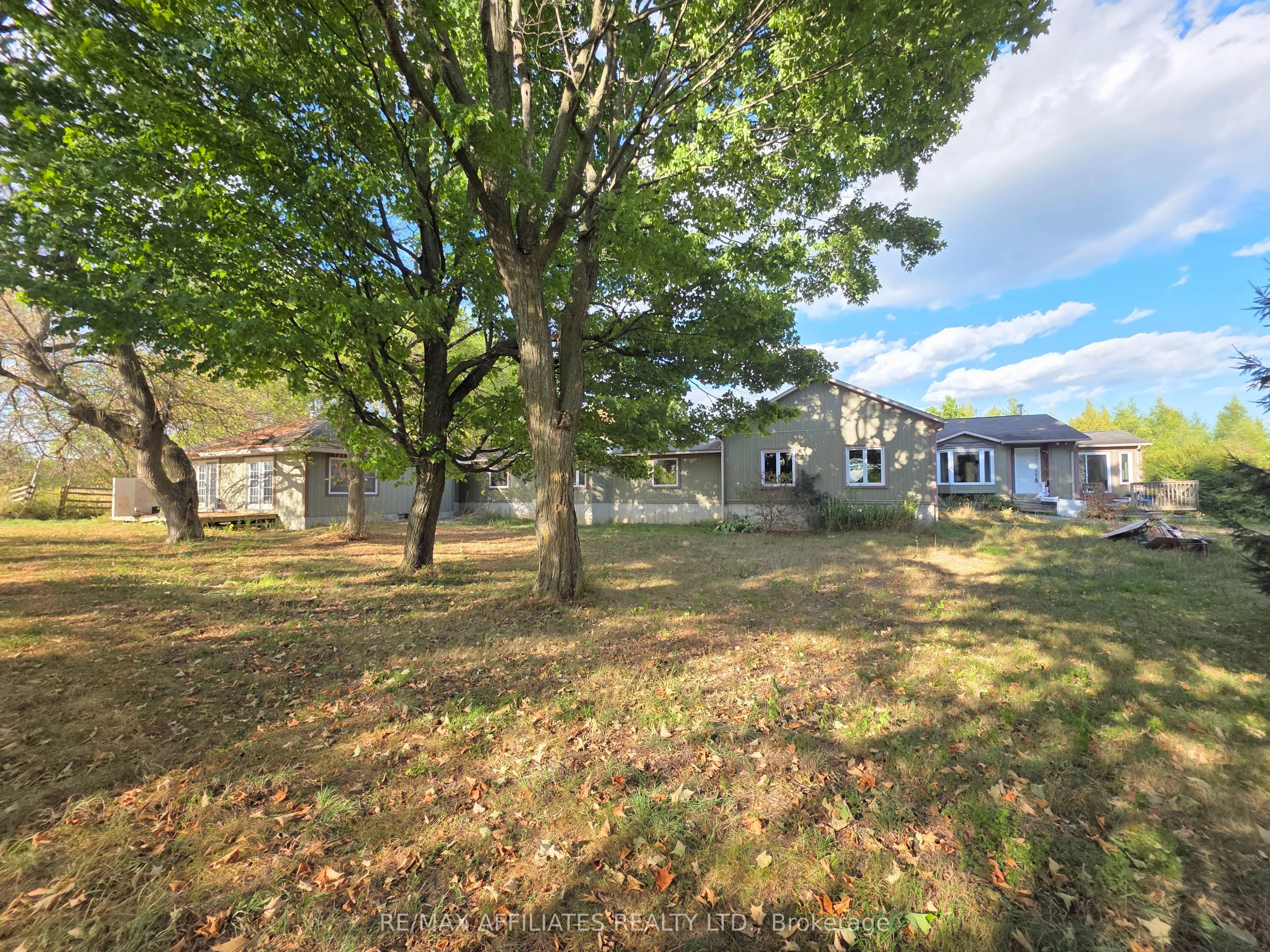 422 Kitley Line 3 Road