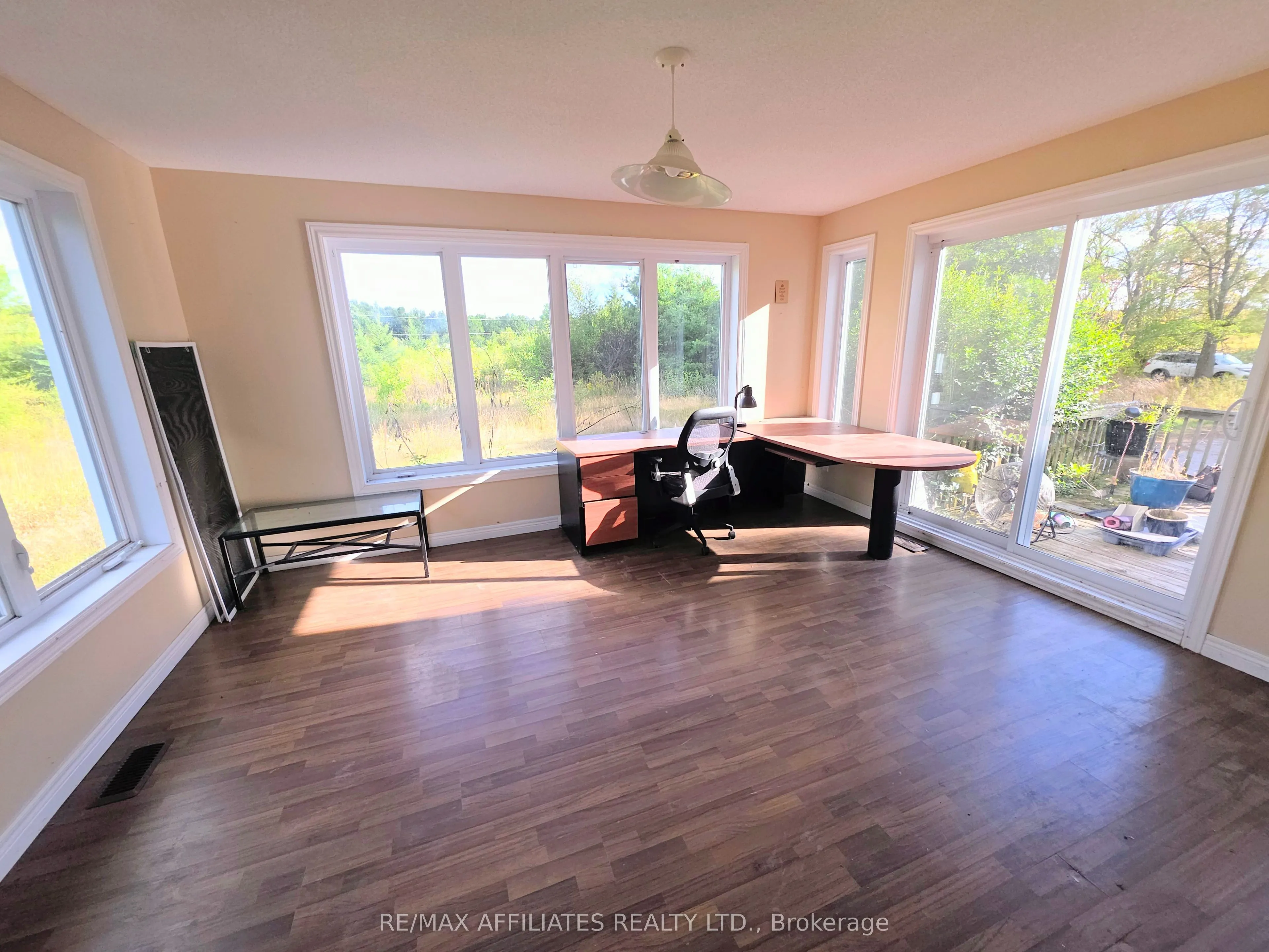 422 Kitley Line 3 Road