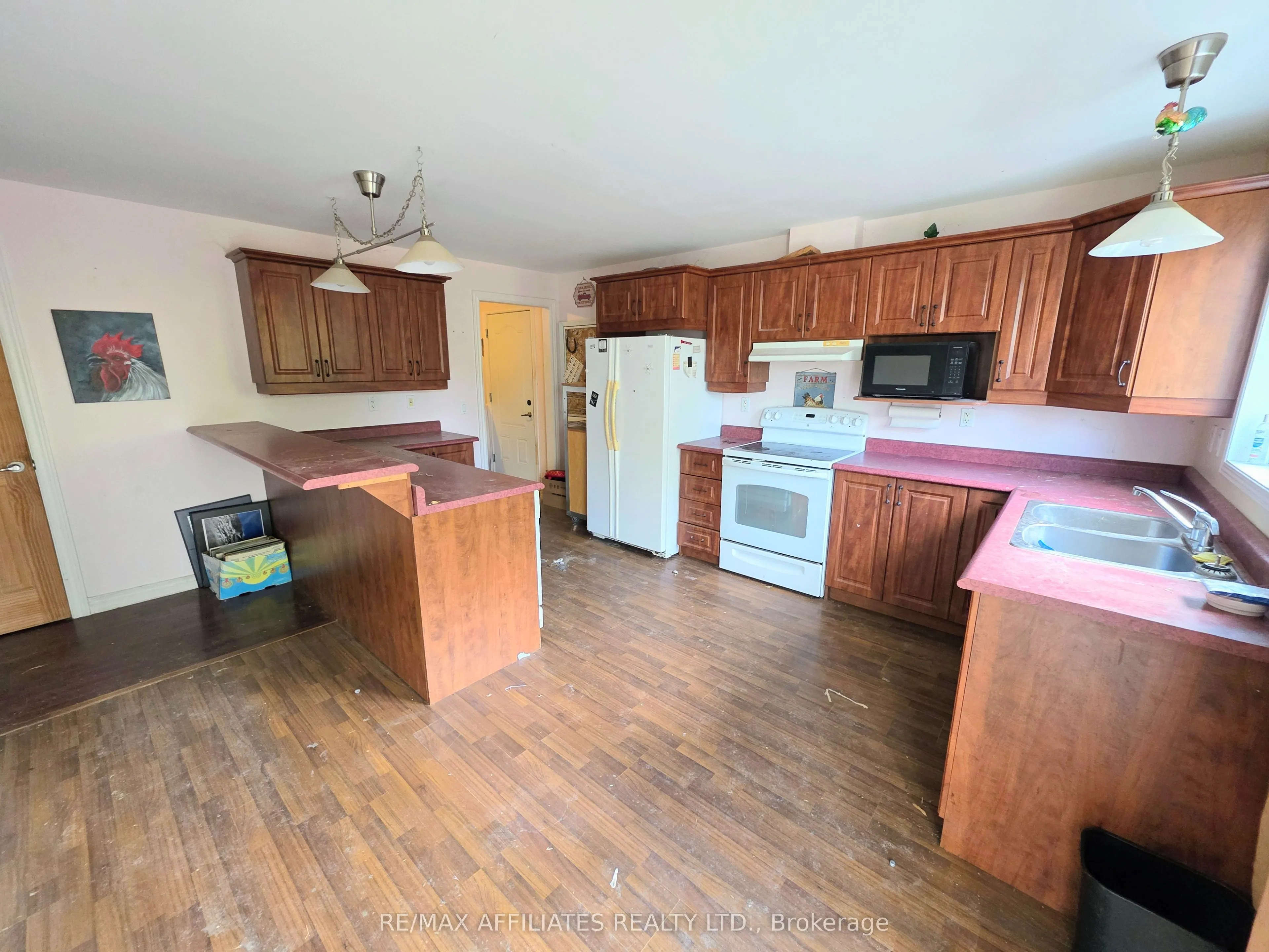 422 Kitley Line 3 Road