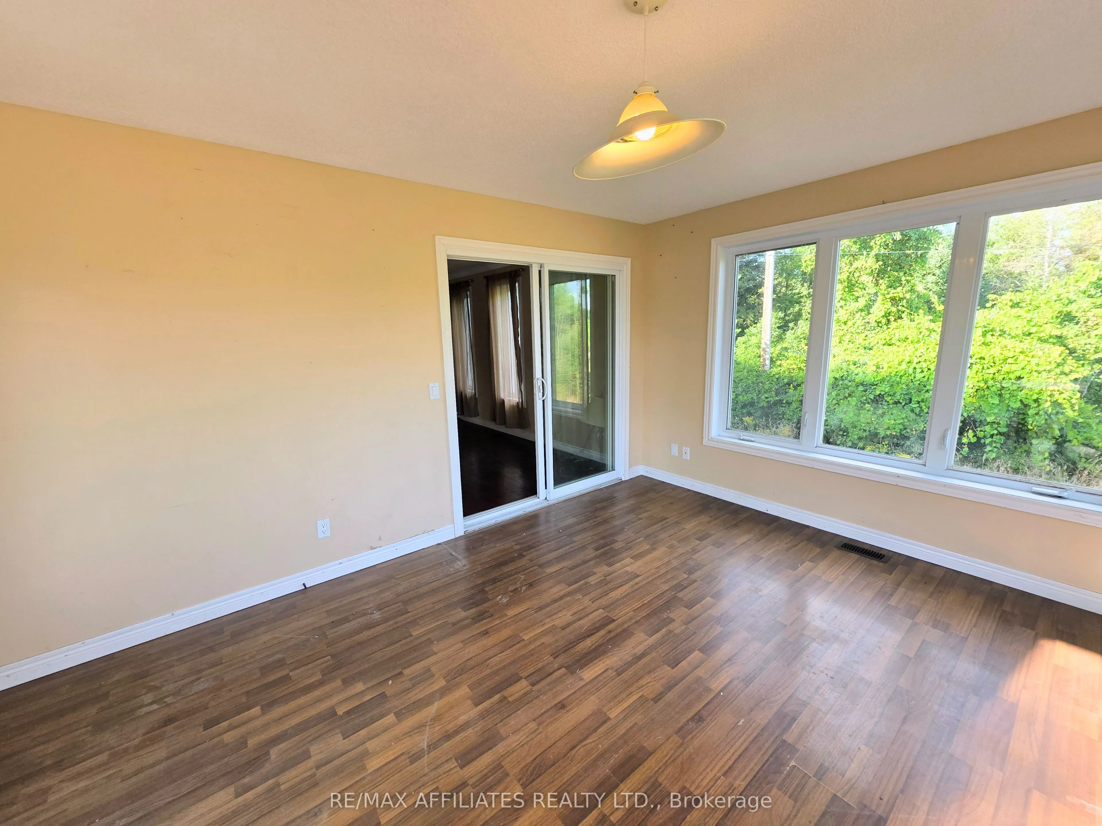 422 Kitley Line 3 Road