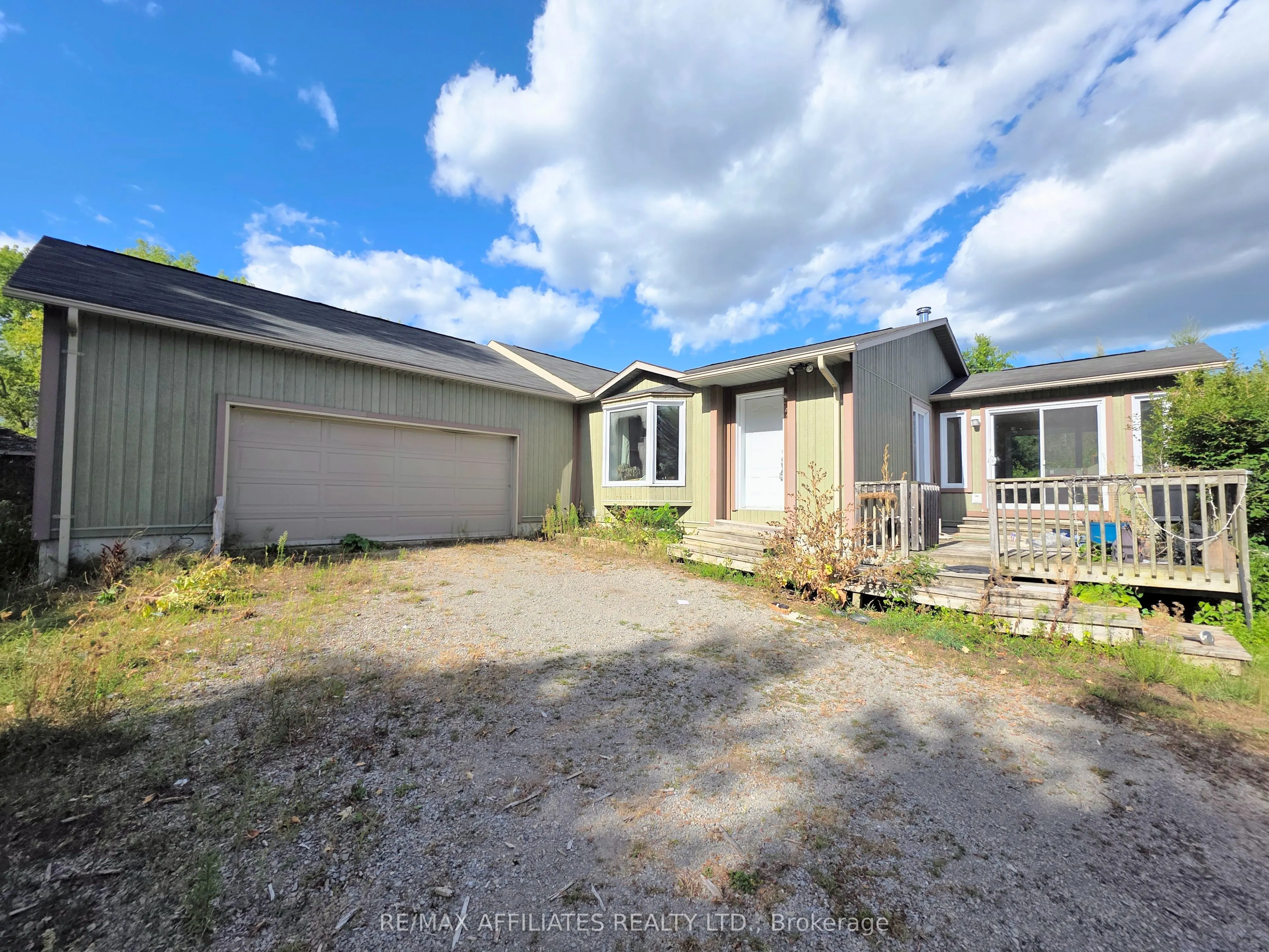422 Kitley Line 3 Road