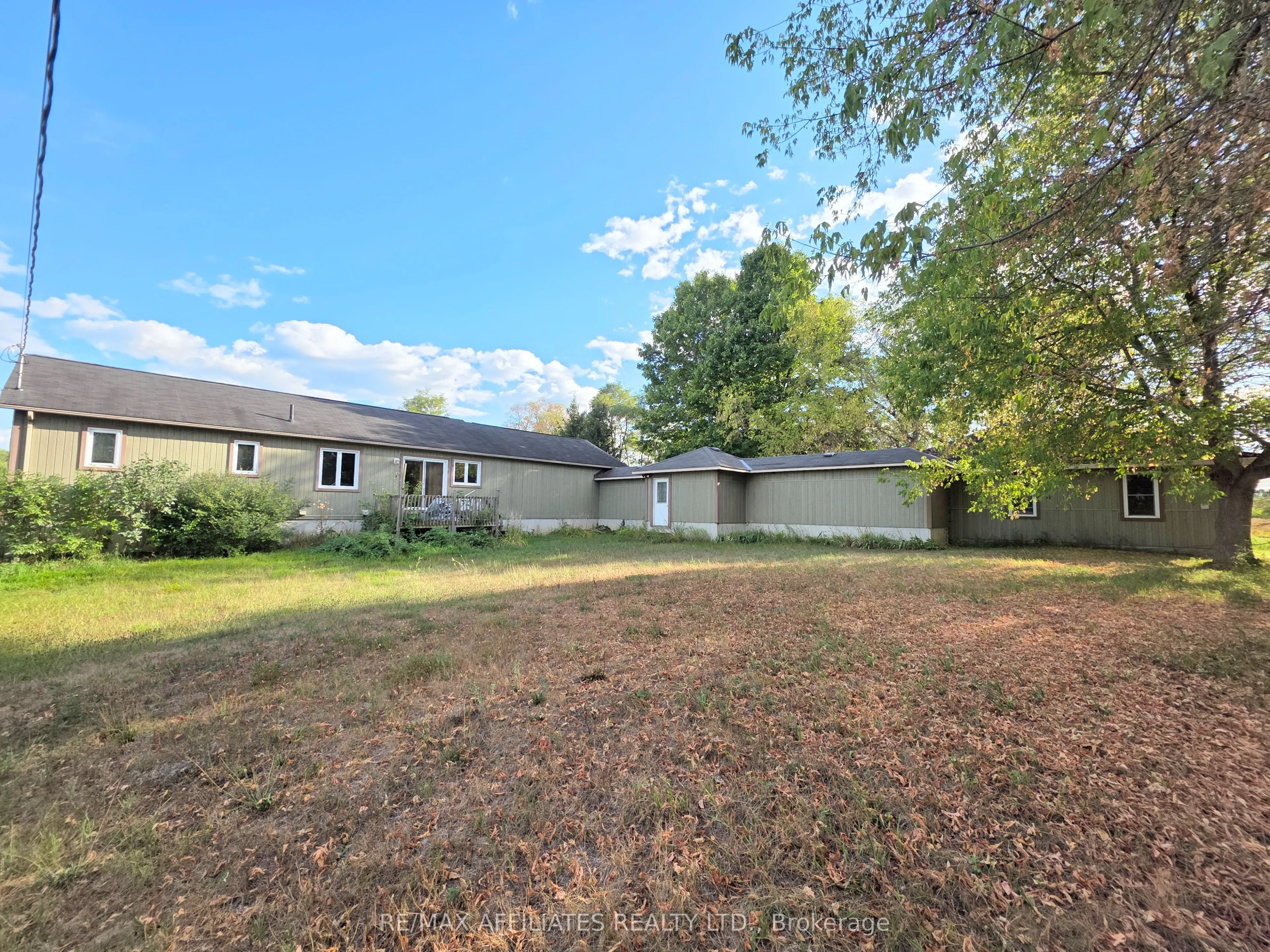 422 Kitley Line 3 Road