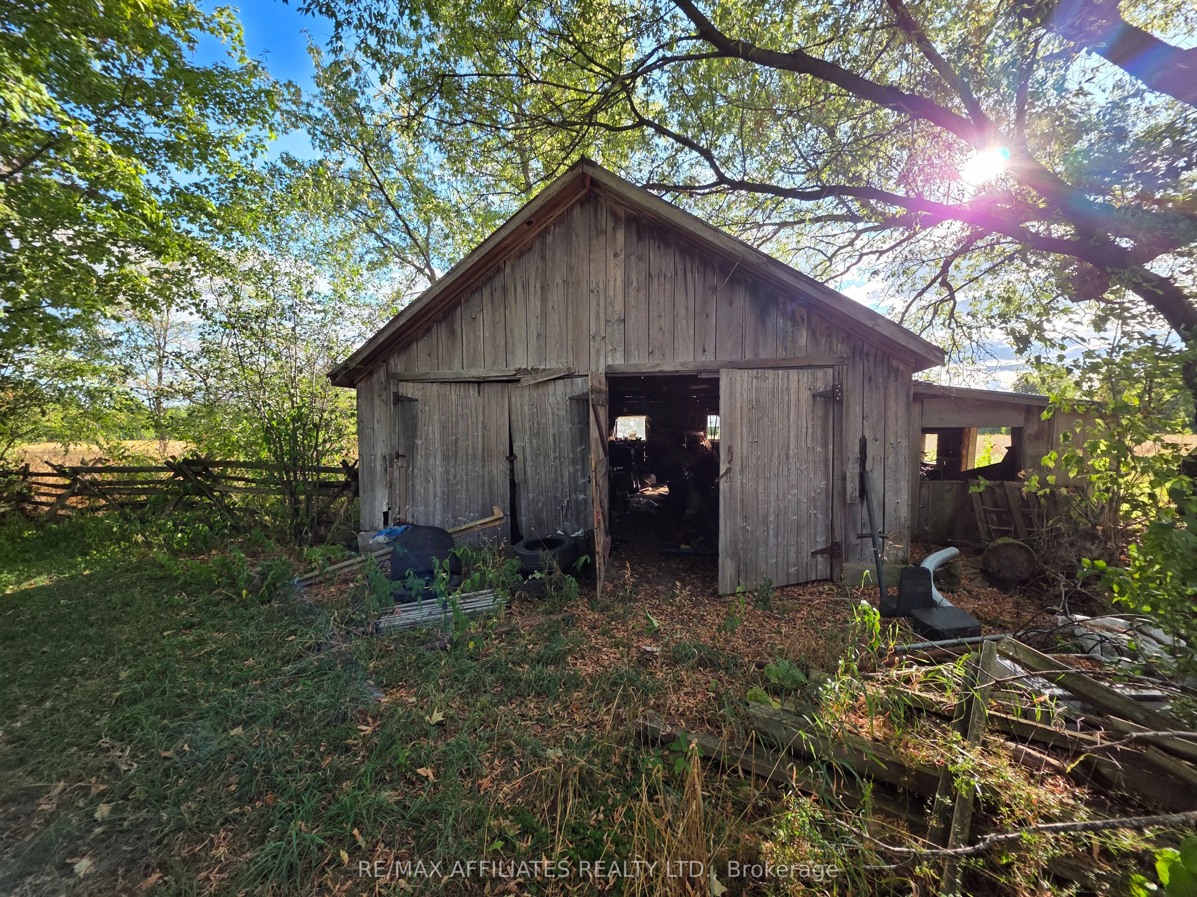 422 Kitley Line 3 Road