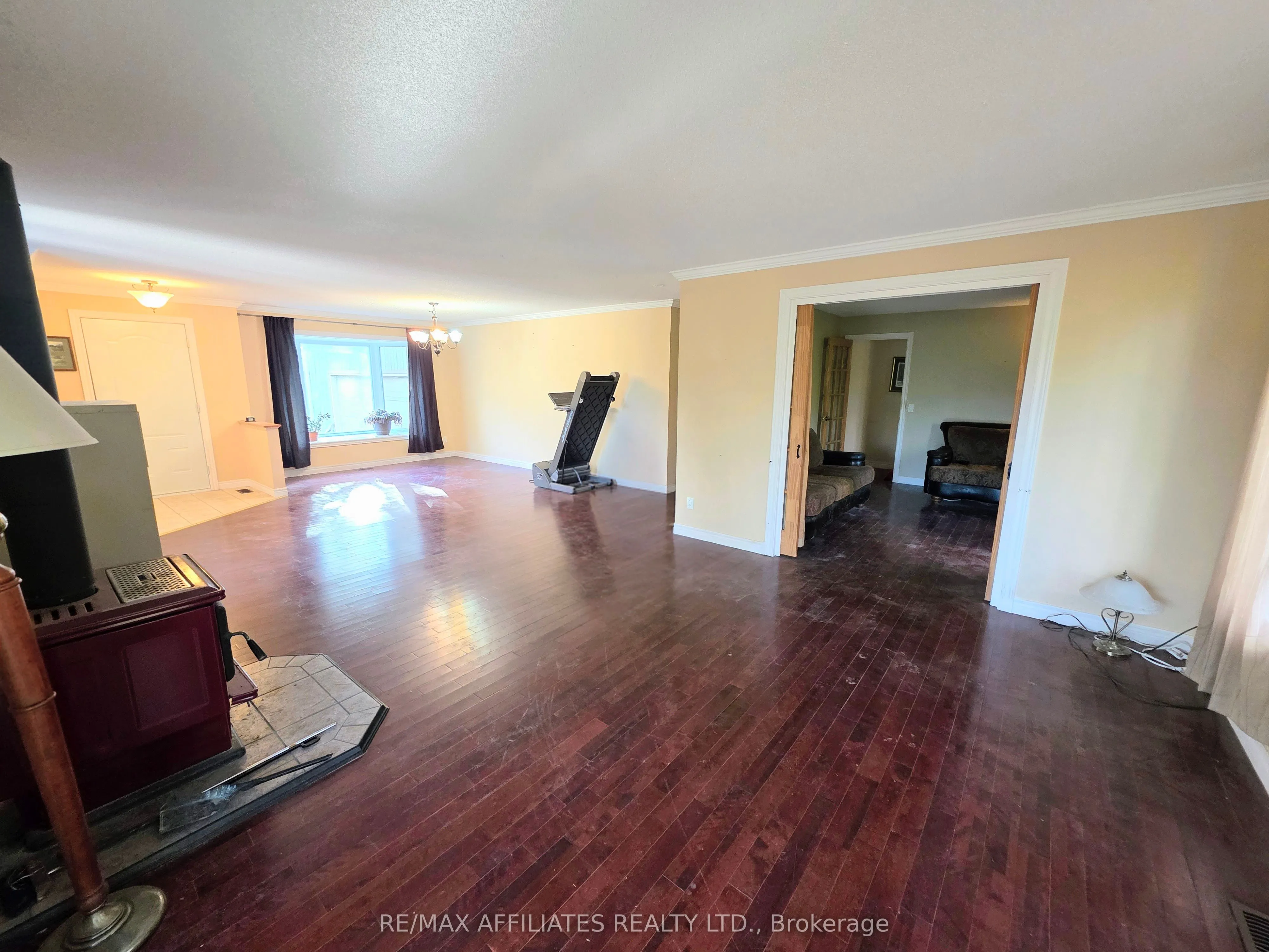 422 Kitley Line 3 Road
