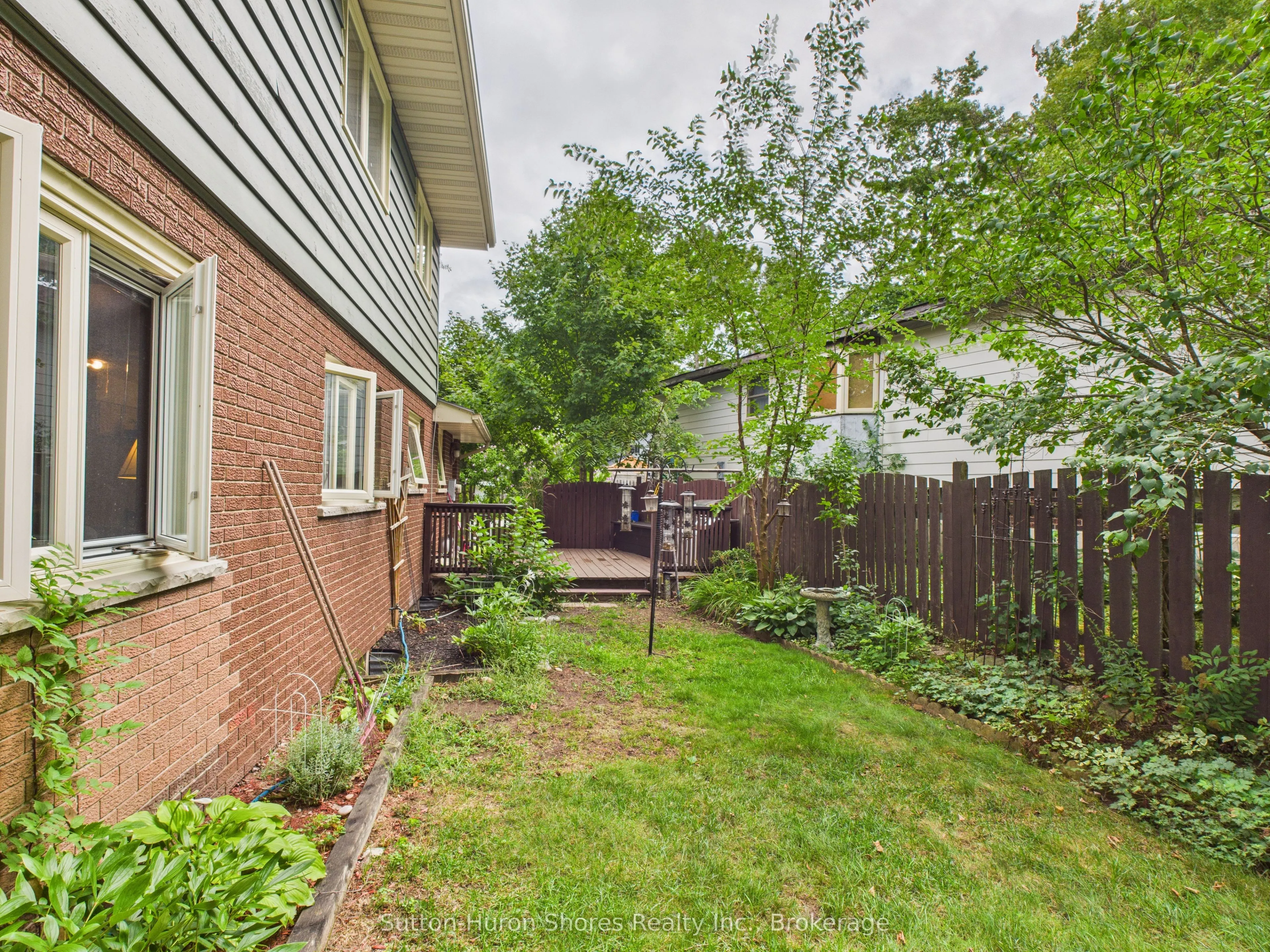 341 Wellington Street