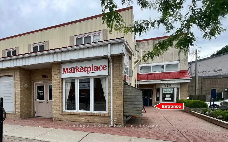910C QUEEN Street