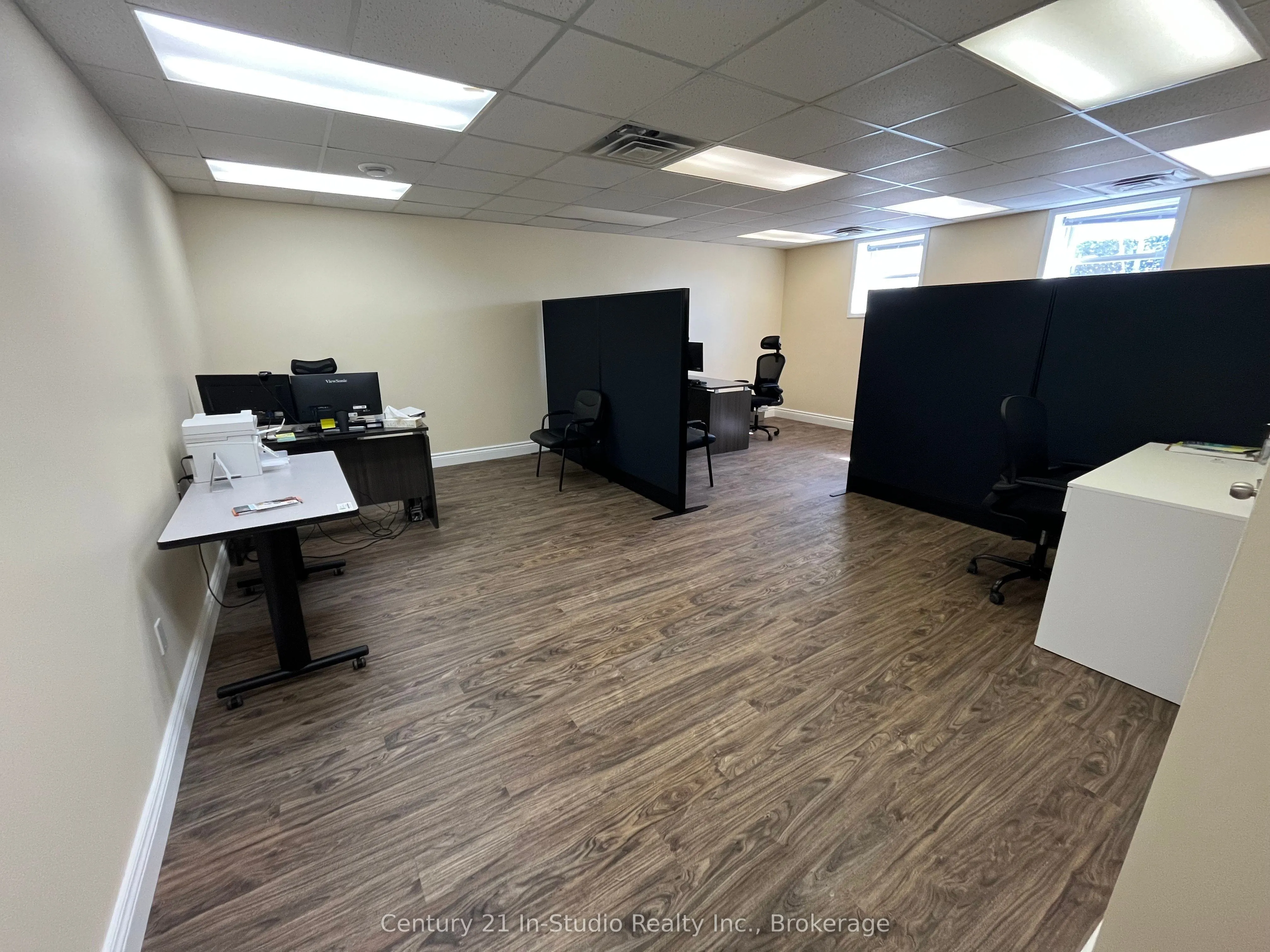 910C QUEEN Street
