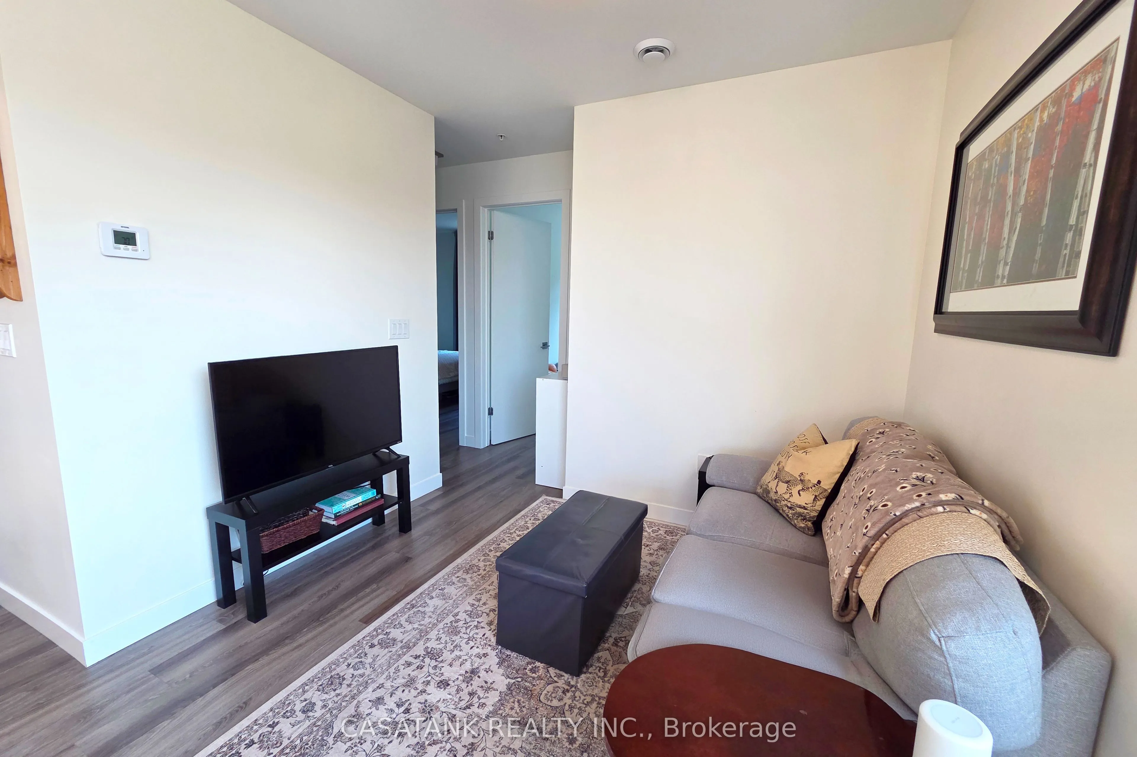 479 Charlton Avenue E, #408