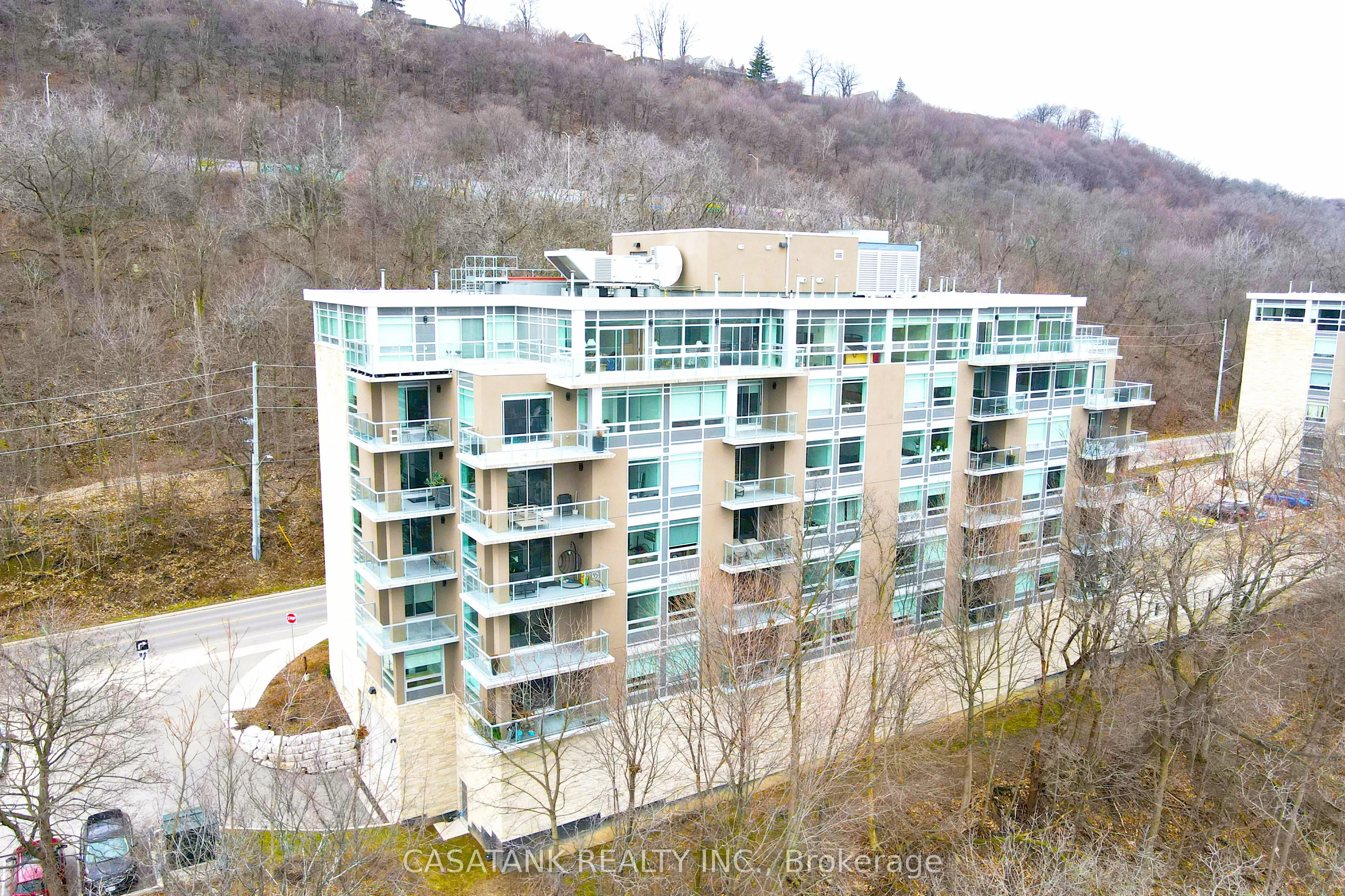 479 Charlton Avenue E, #408
