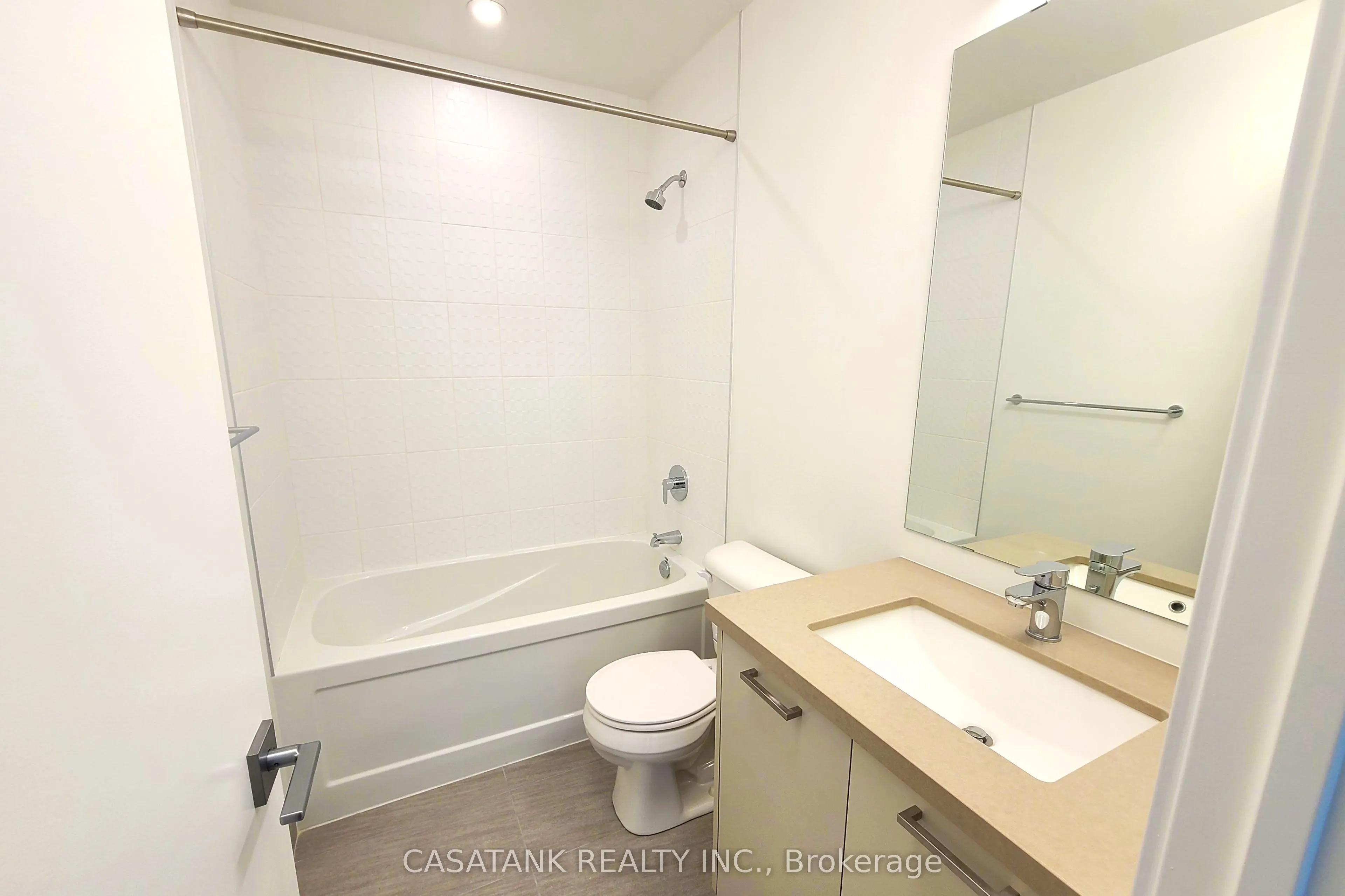 479 Charlton Avenue E, #408