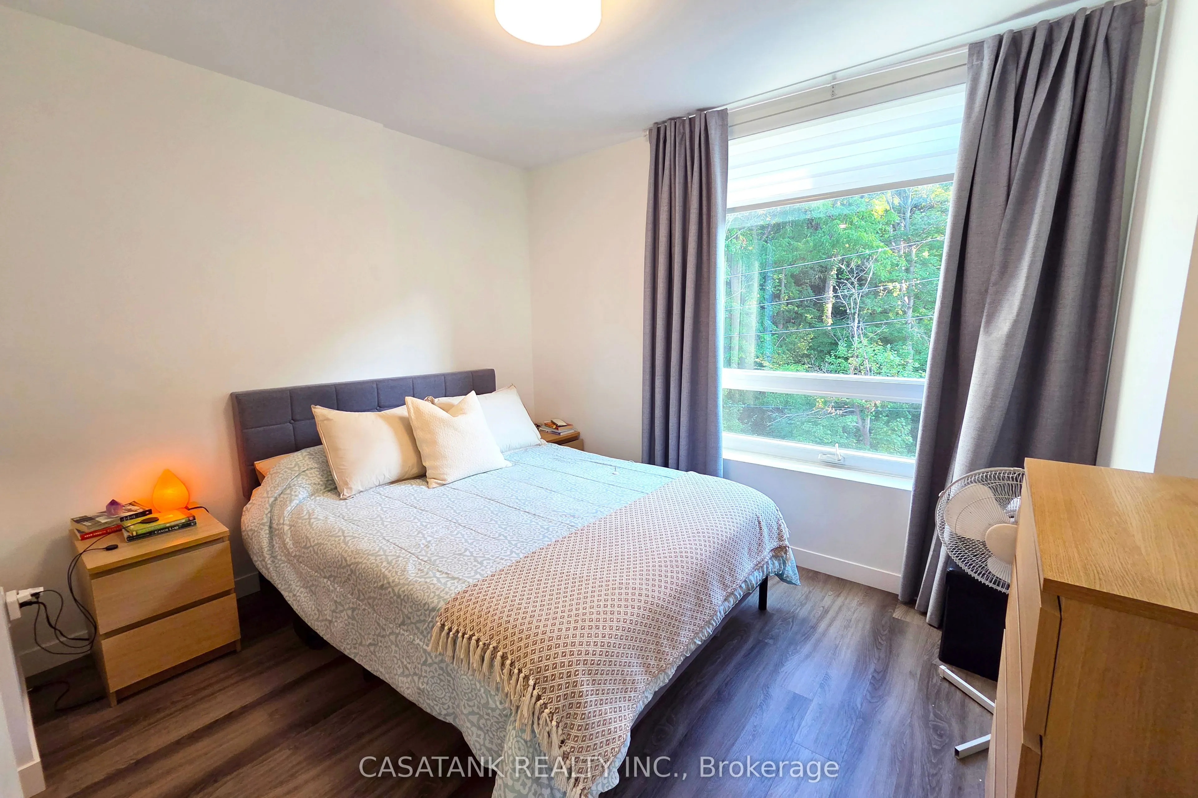 479 Charlton Avenue E, #408