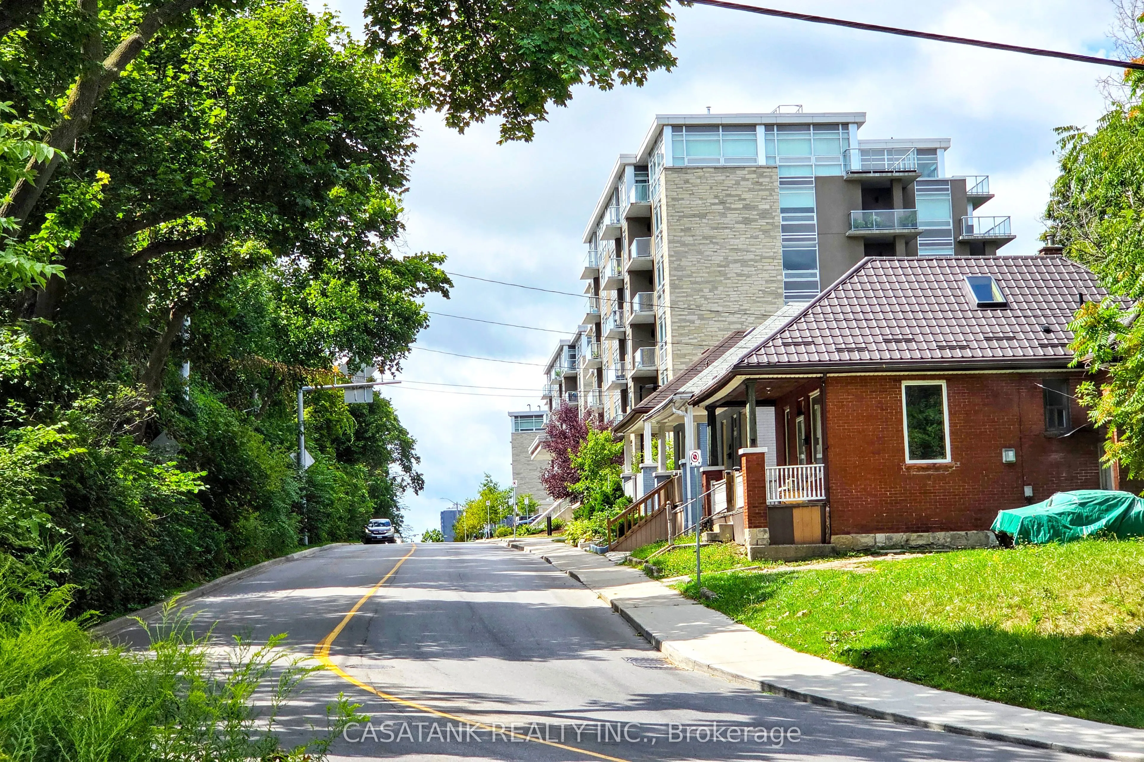 479 Charlton Avenue E, #408