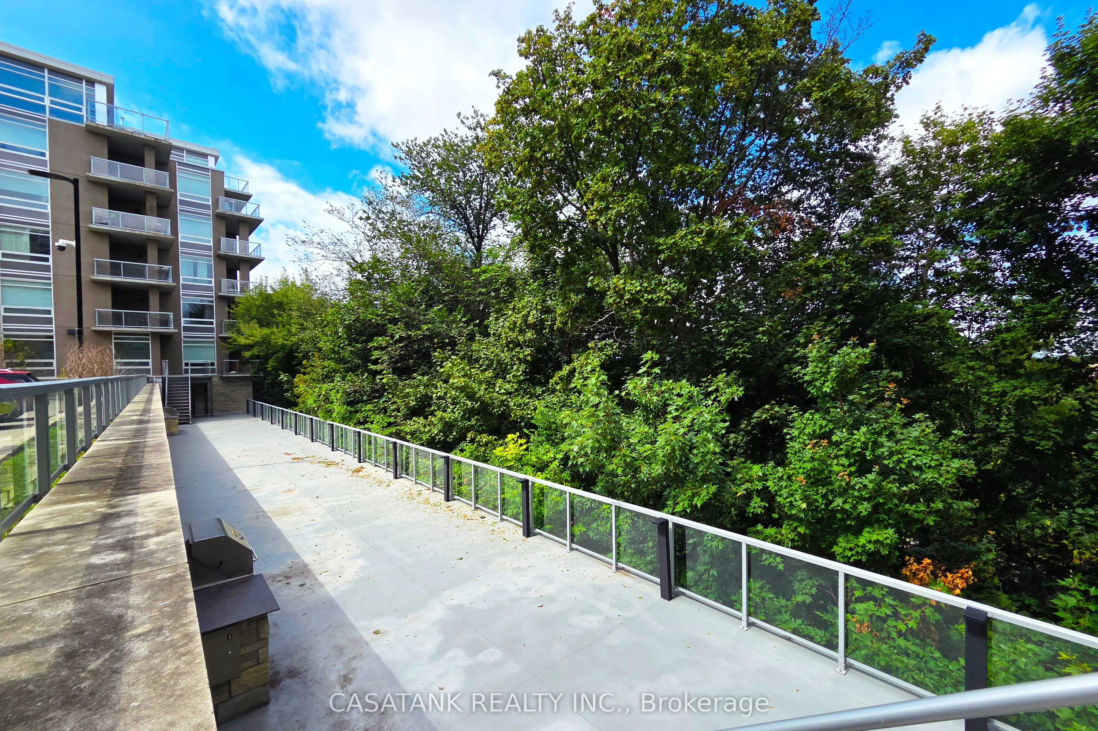 479 Charlton Avenue E, #408