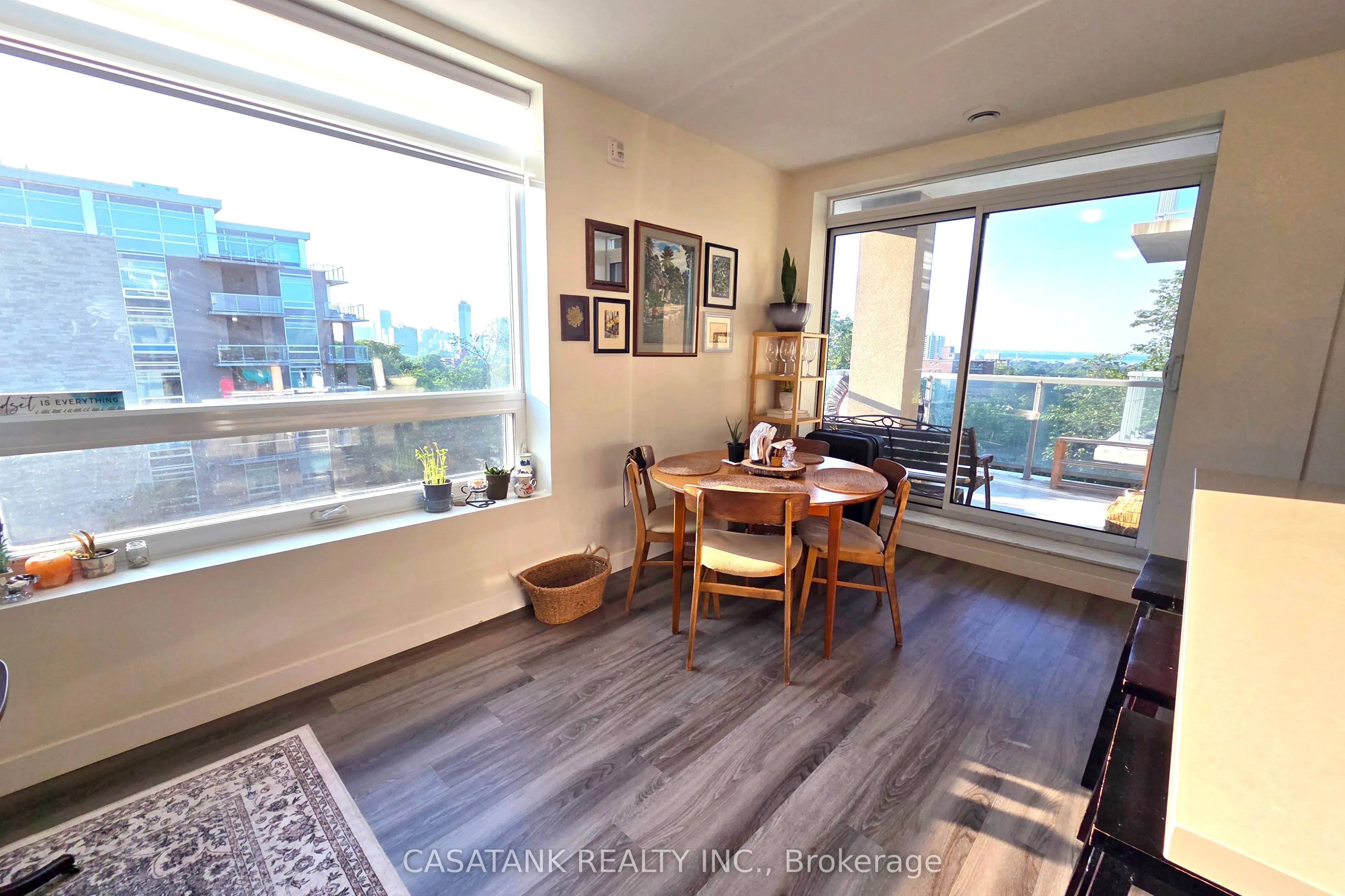 479 Charlton Avenue E, #408