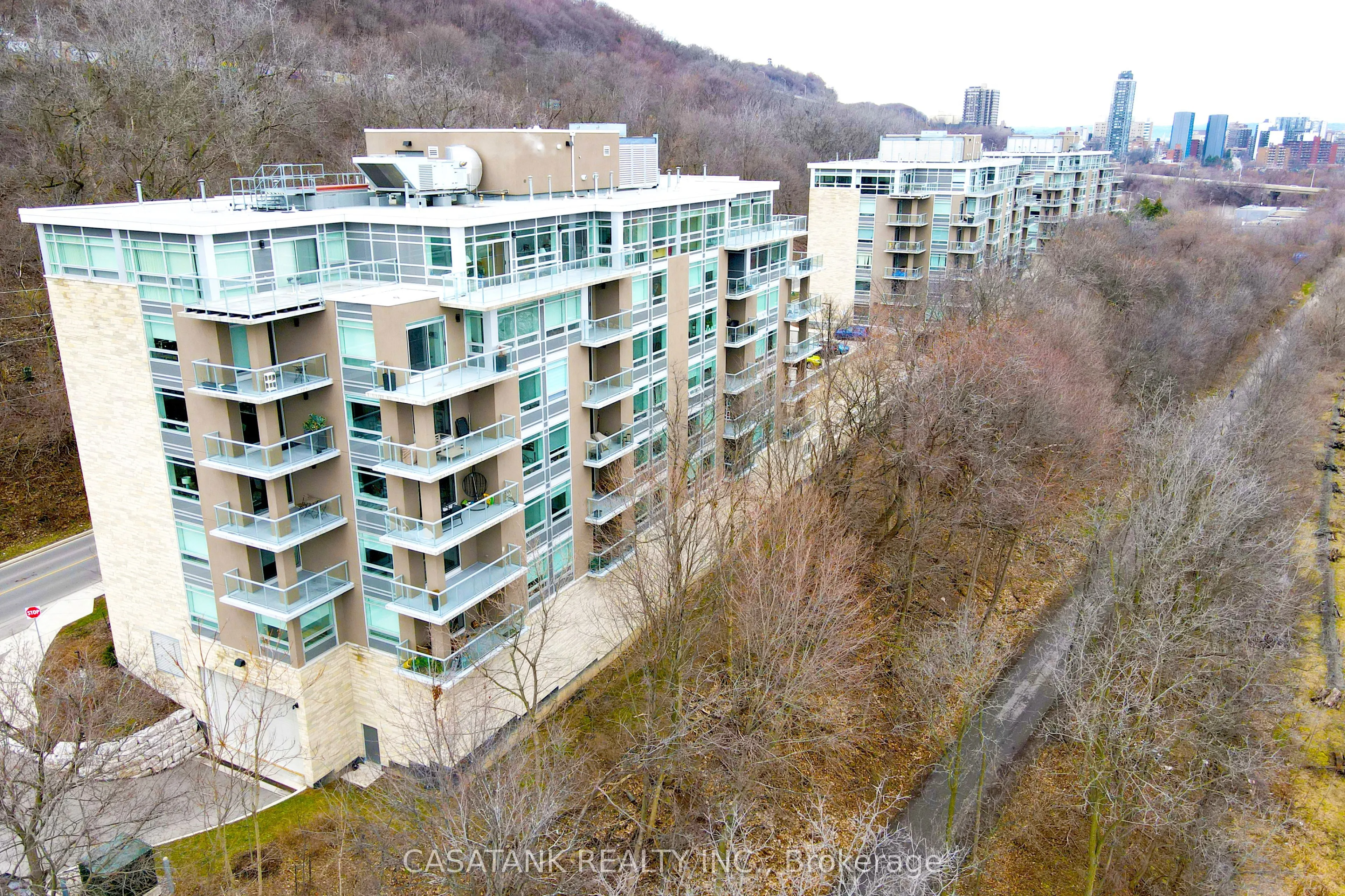 479 Charlton Avenue E, #408