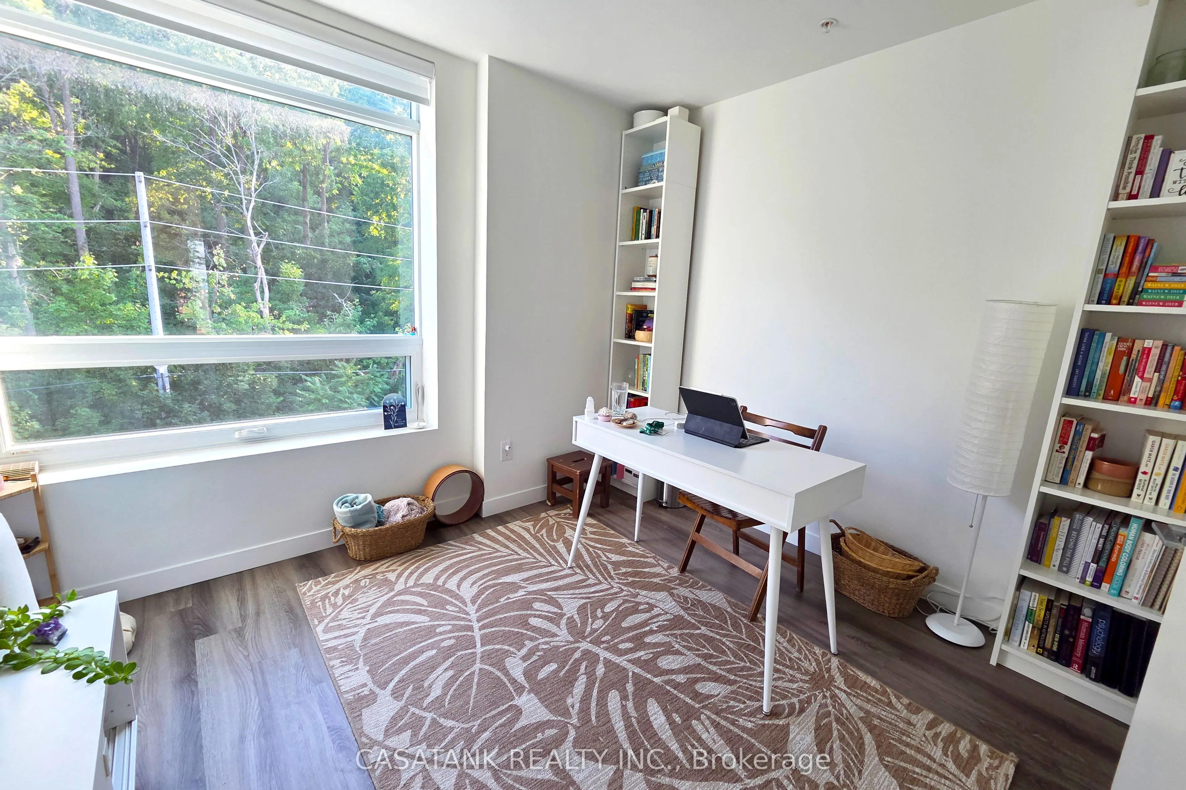 479 Charlton Avenue E, #408