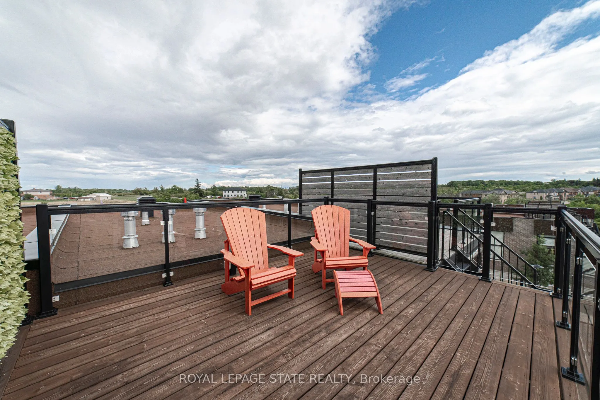 35 Midhurst Heights, #40