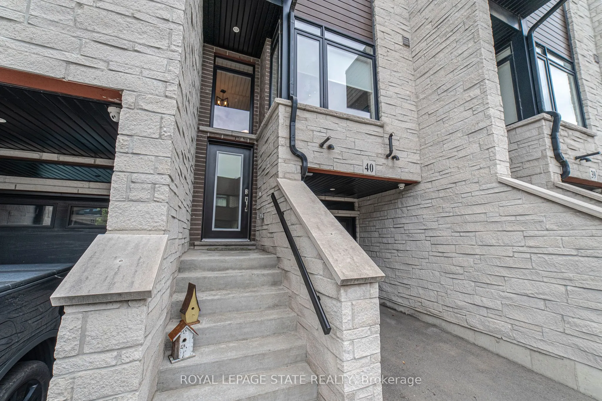 35 Midhurst Heights, #40