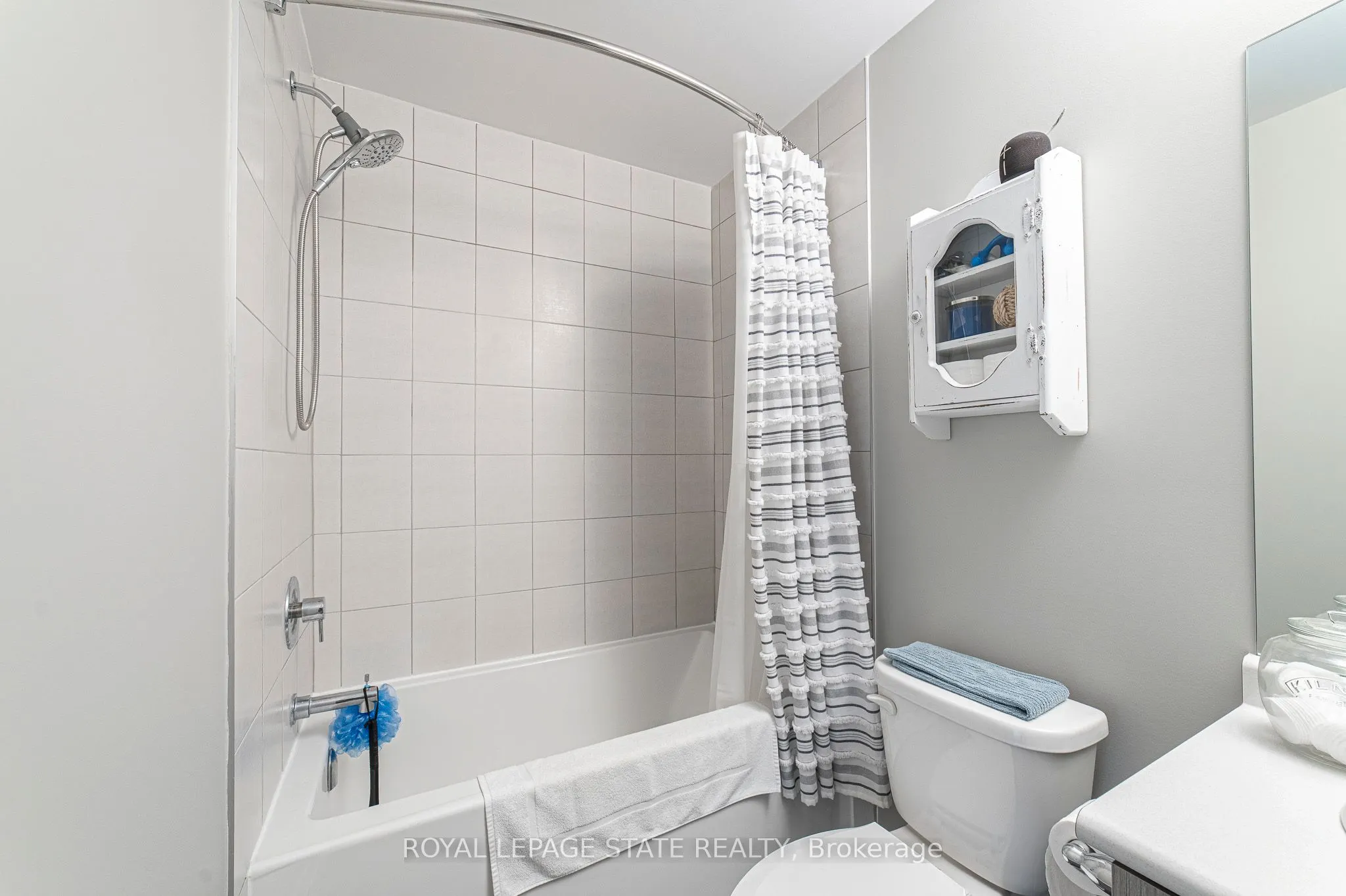 35 Midhurst Heights, #40