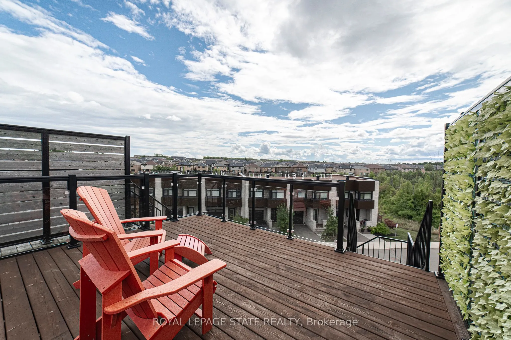 35 Midhurst Heights, #40