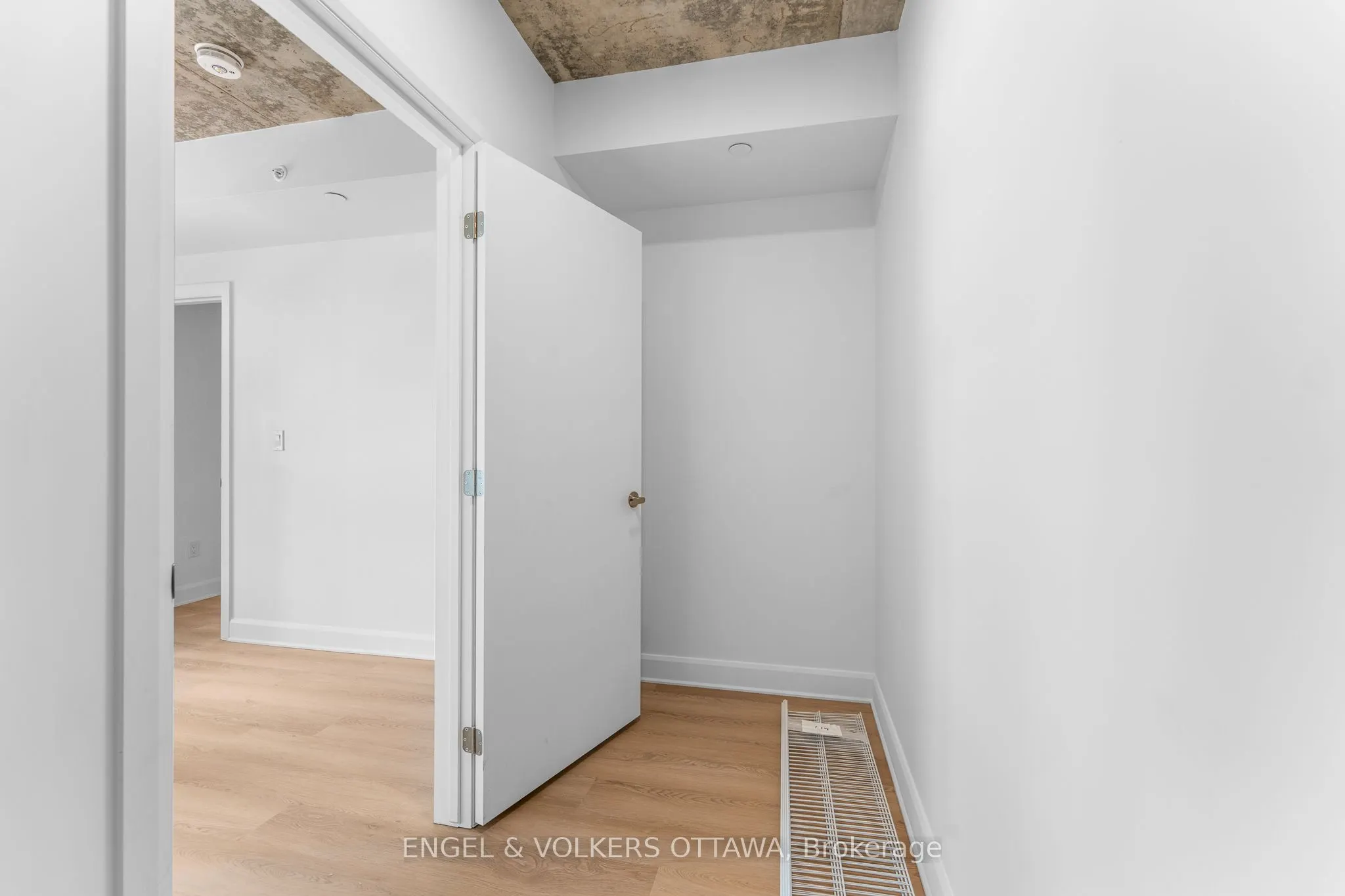 1366 Carling Avenue, #814