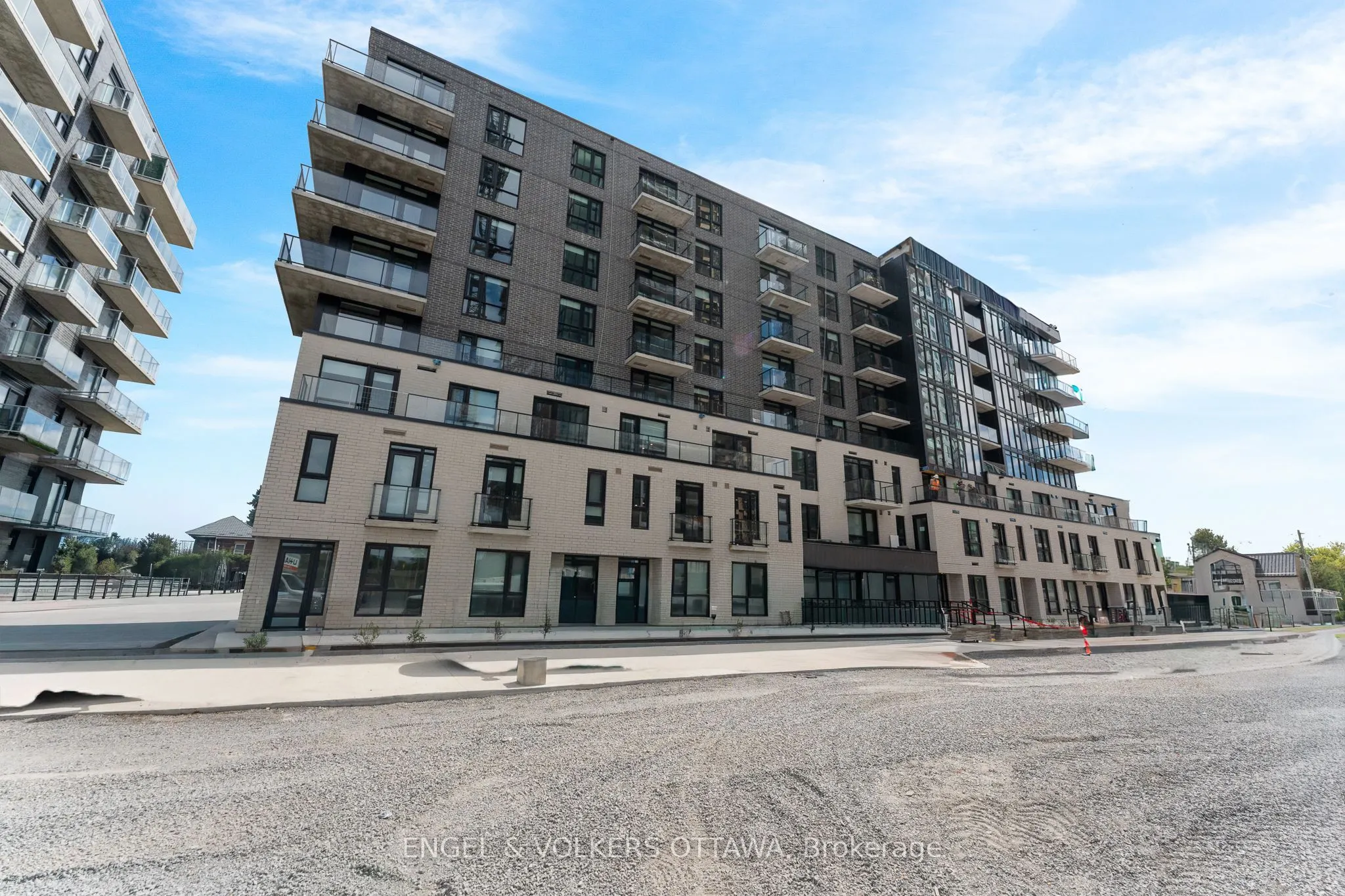 1366 Carling Avenue, #814