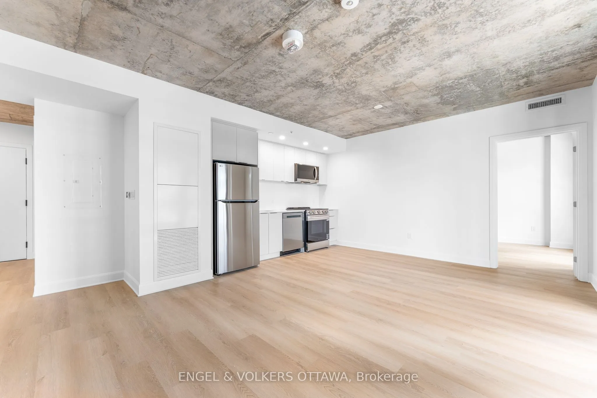 1366 Carling Avenue, #814