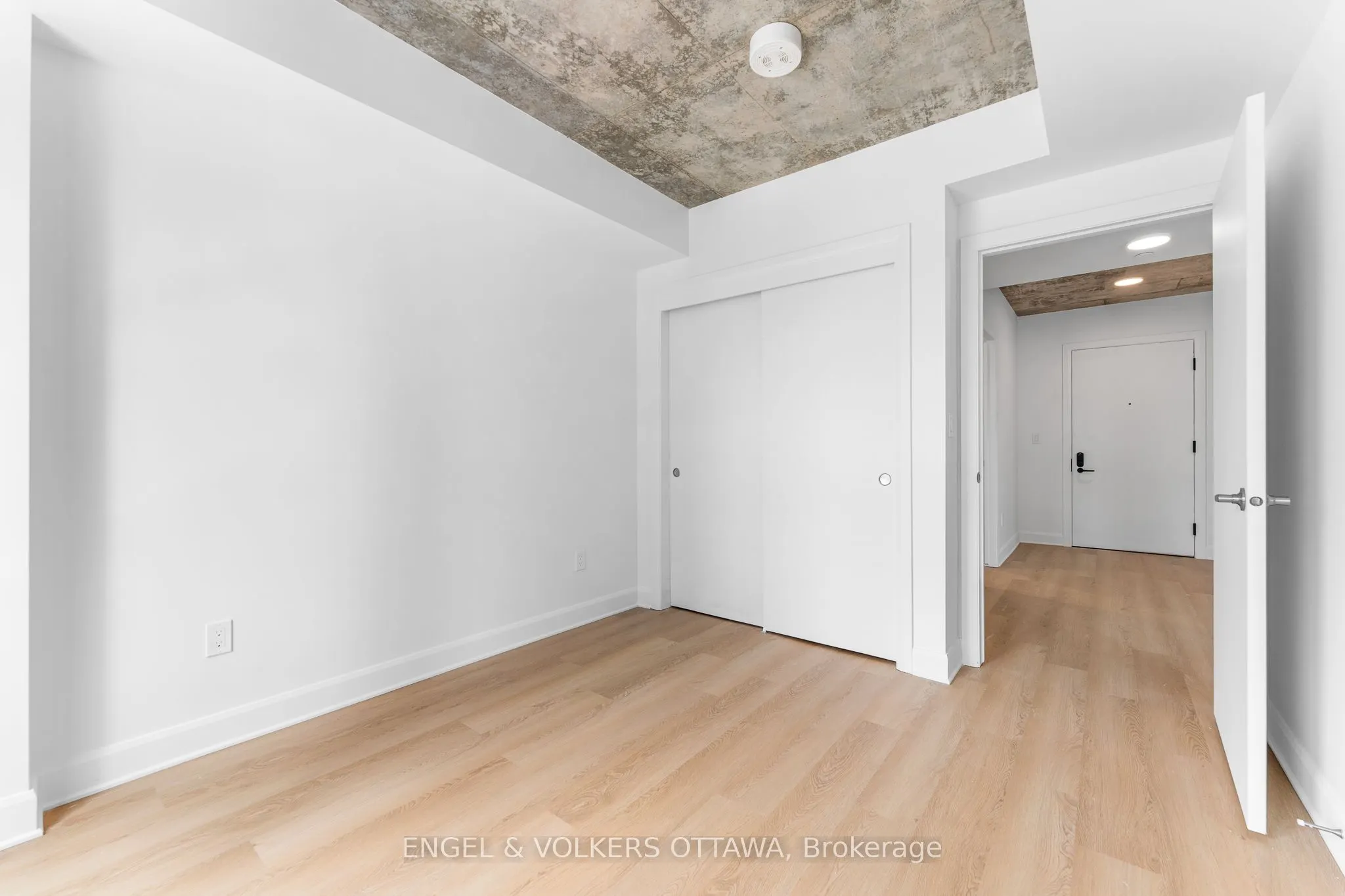 1366 Carling Avenue, #814