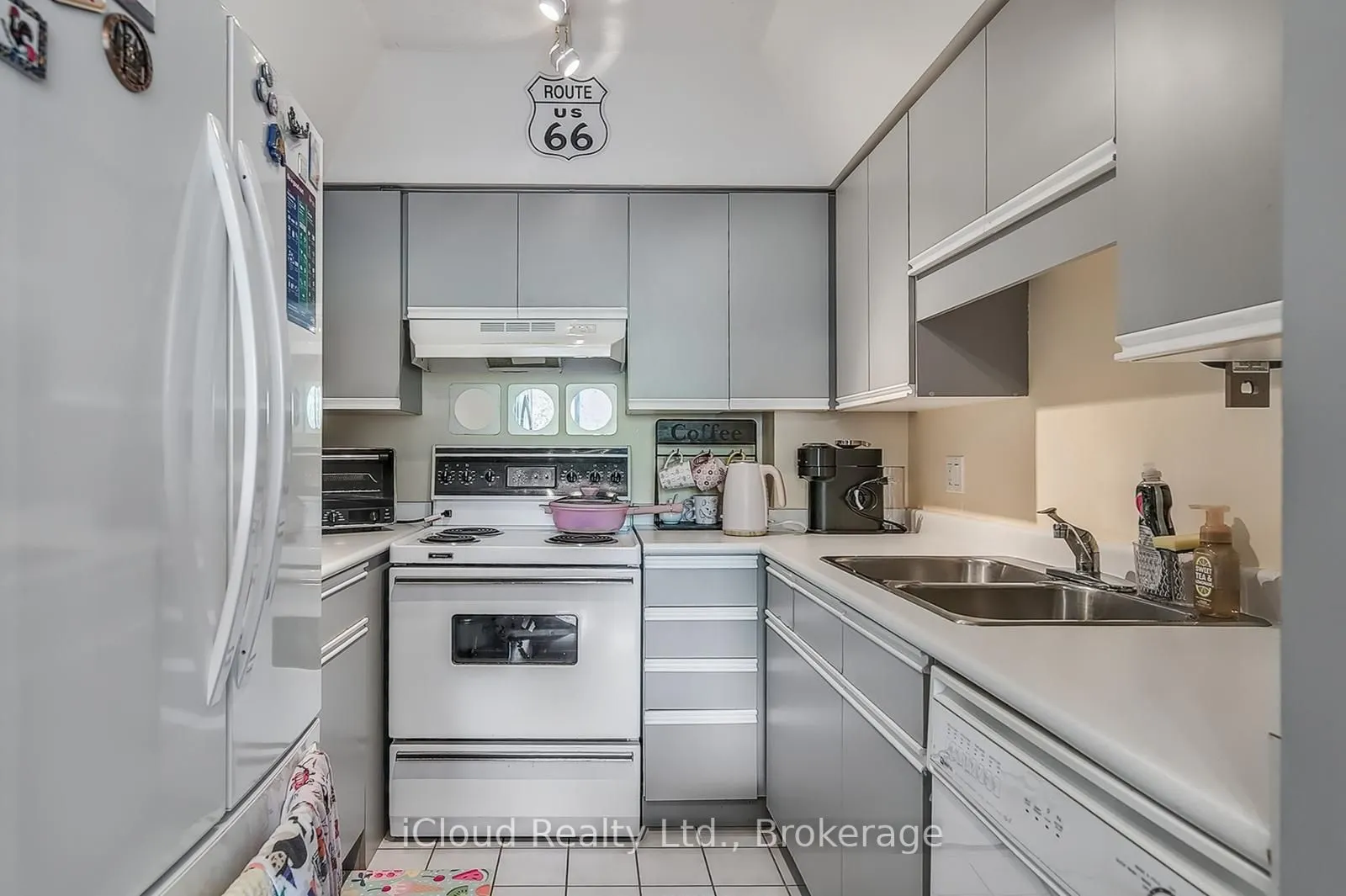 107 BAGOT Street, #112