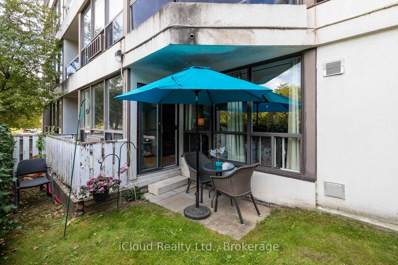 107 BAGOT Street, #112