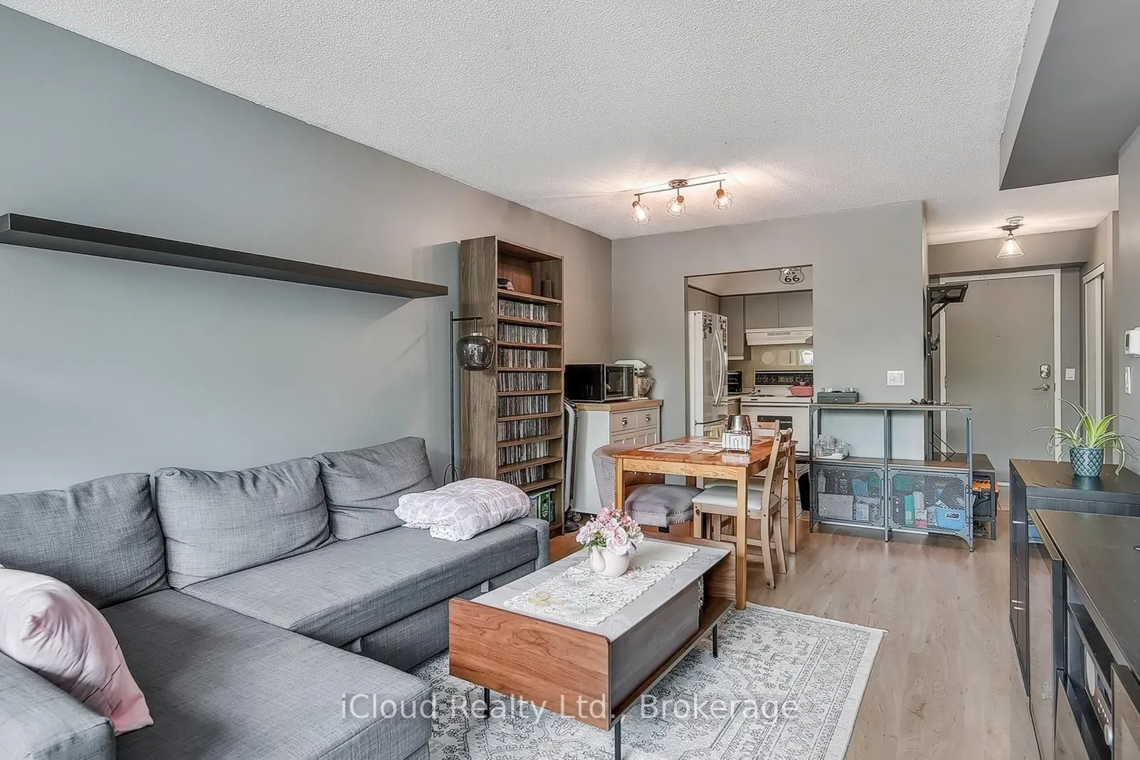 107 BAGOT Street, #112