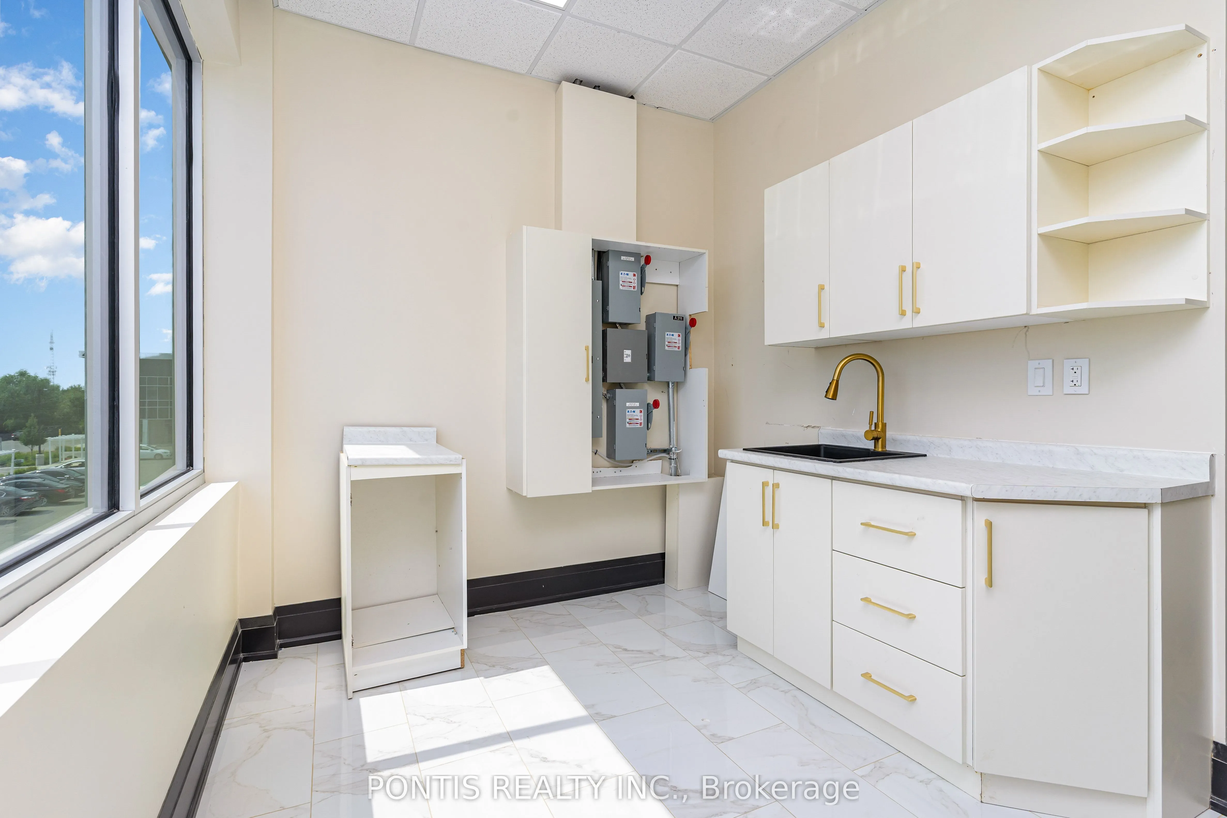 460 Hespeler Road, #H211