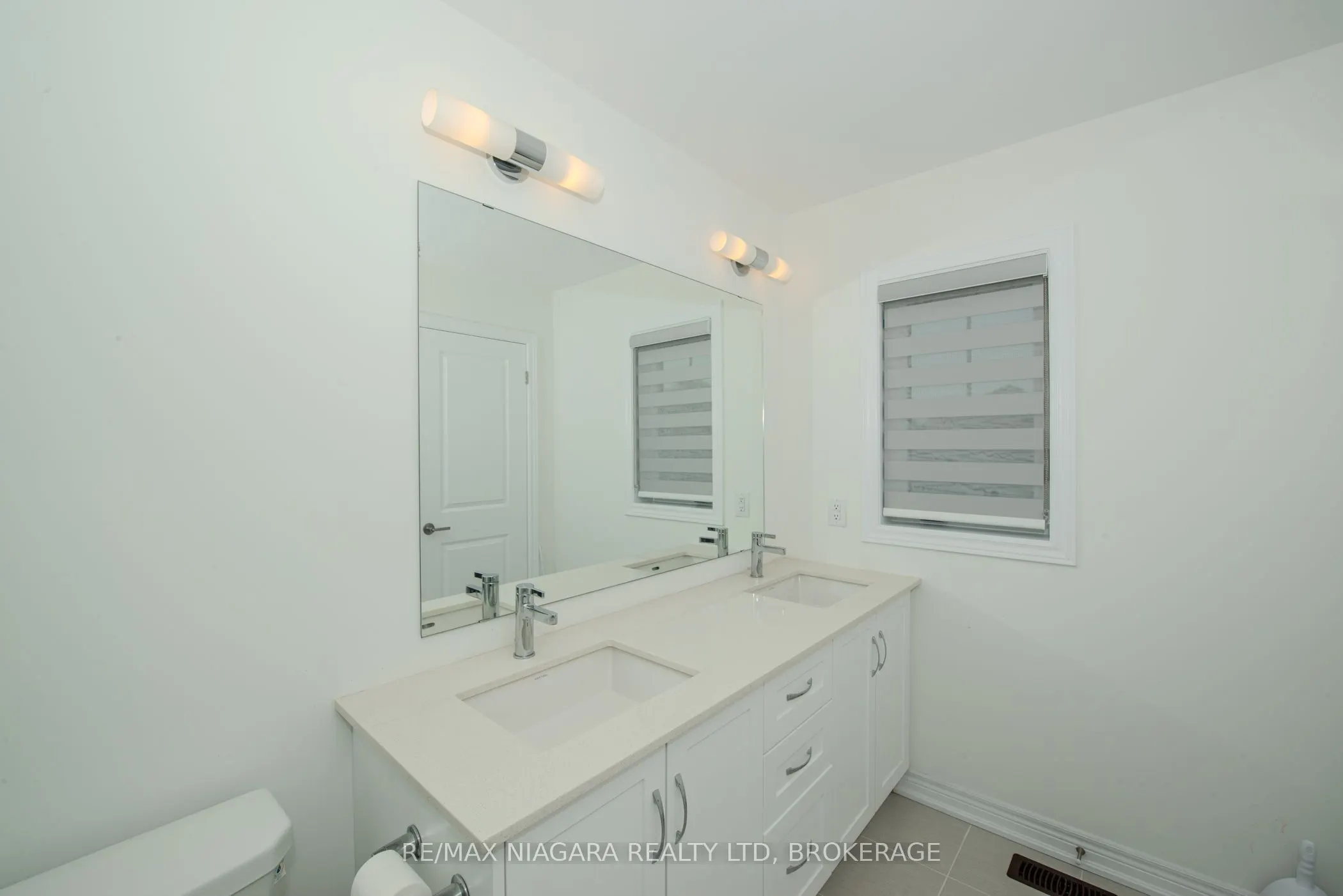 100 Blackbird Way